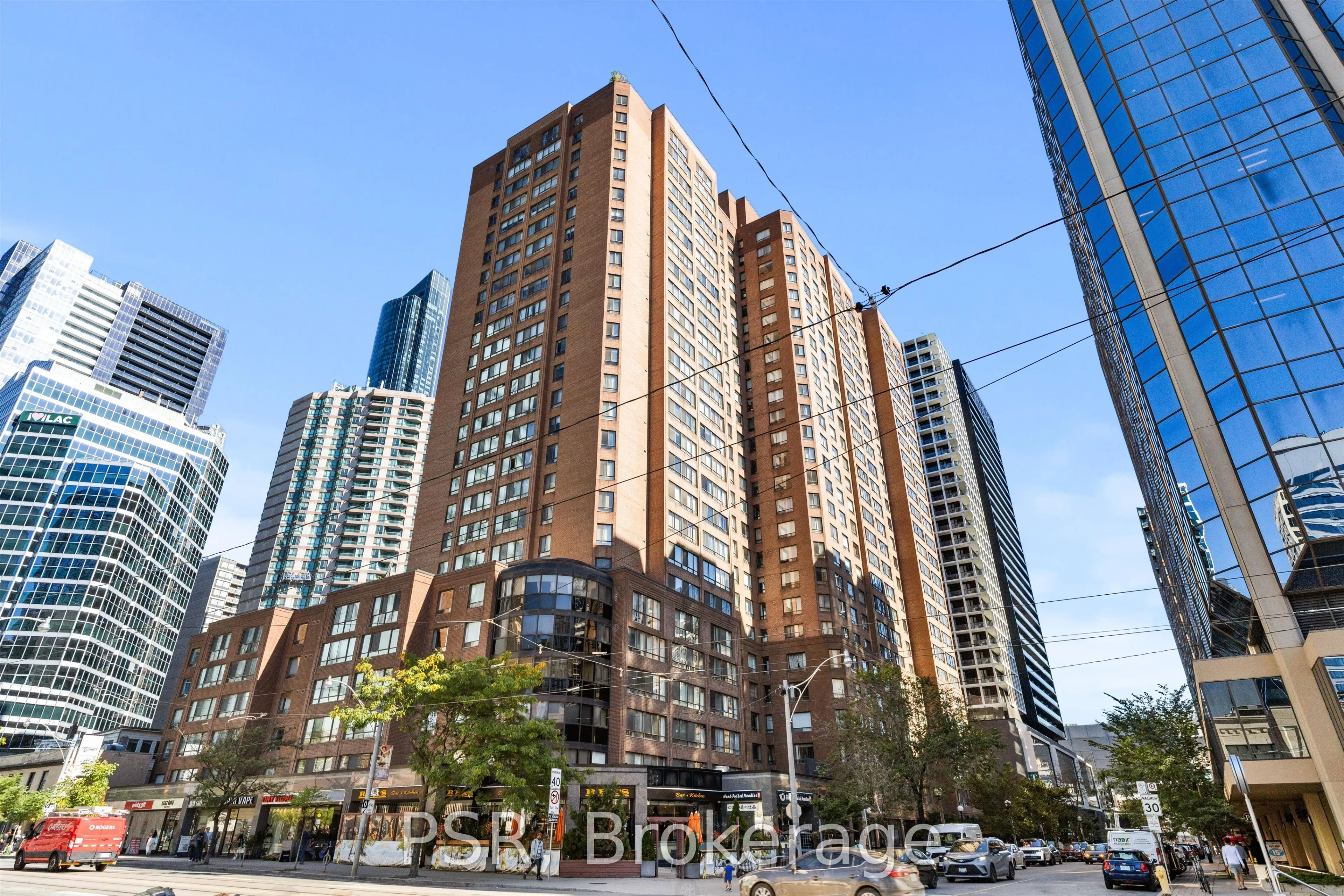 633 Bay Street, #901