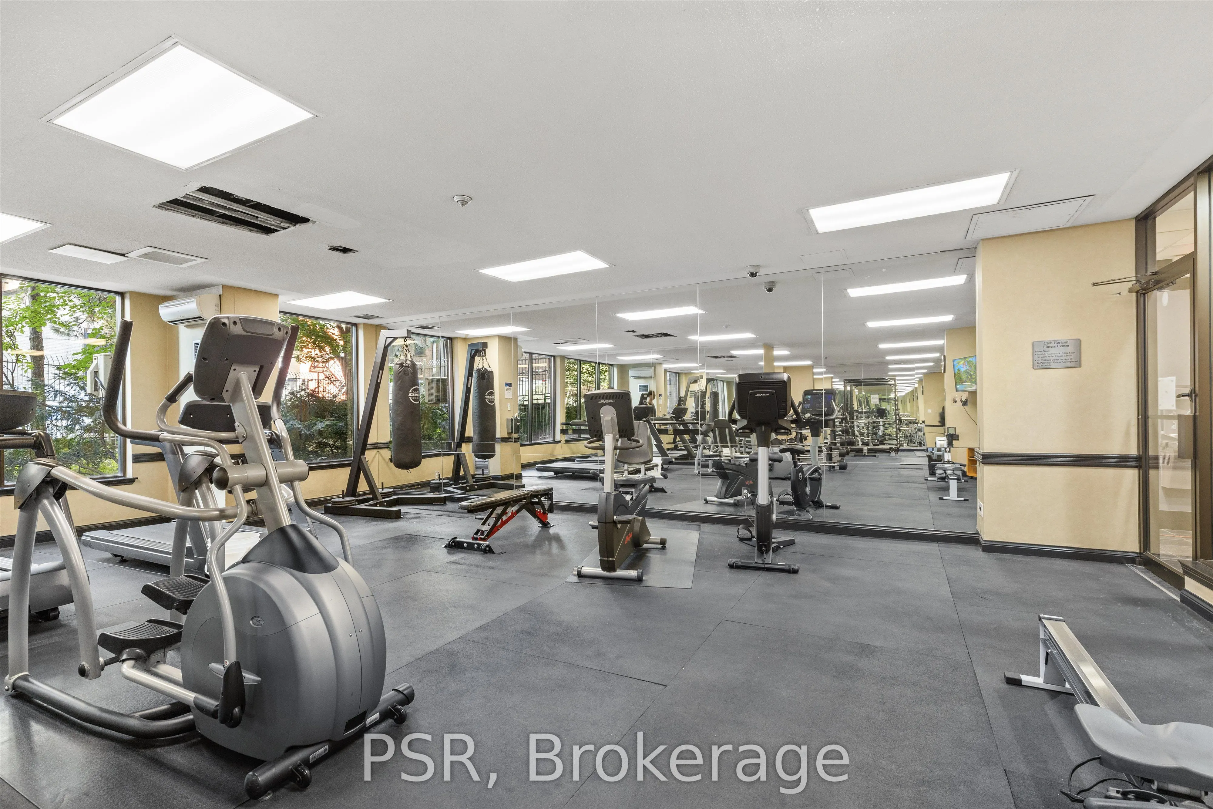 633 Bay Street, #901