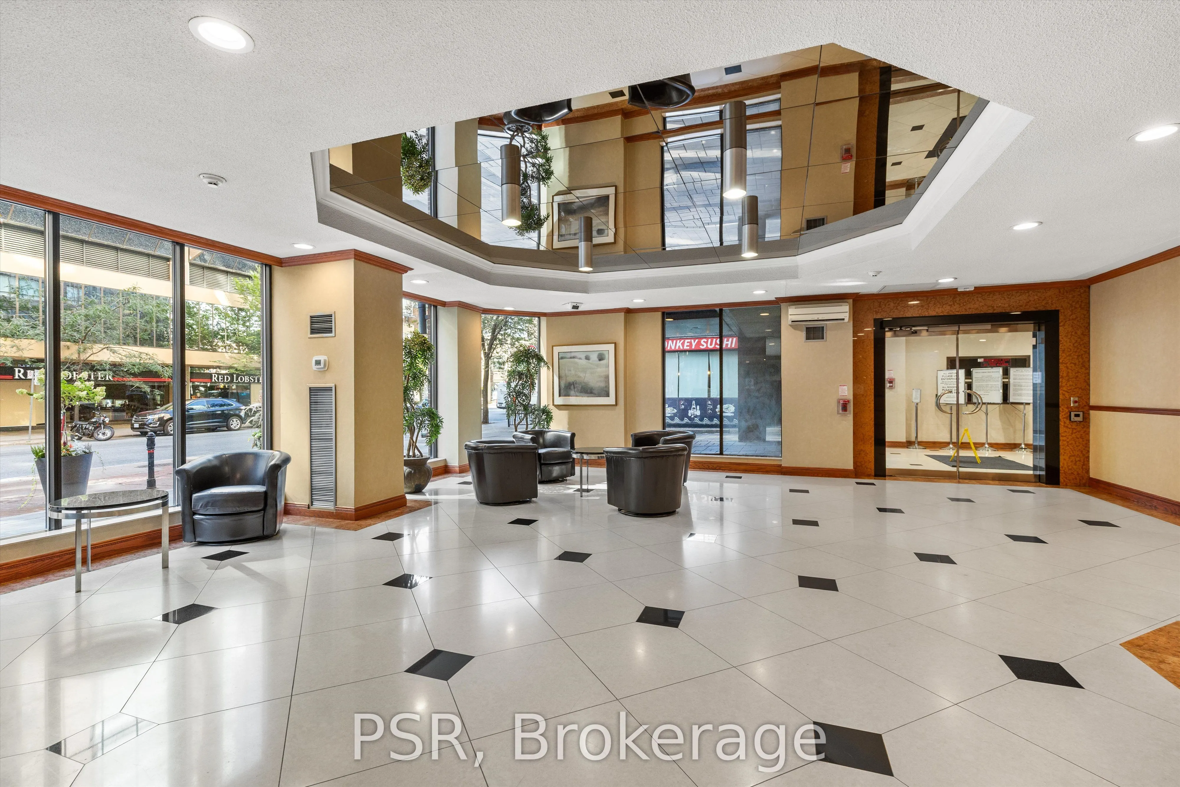 633 Bay Street, #901