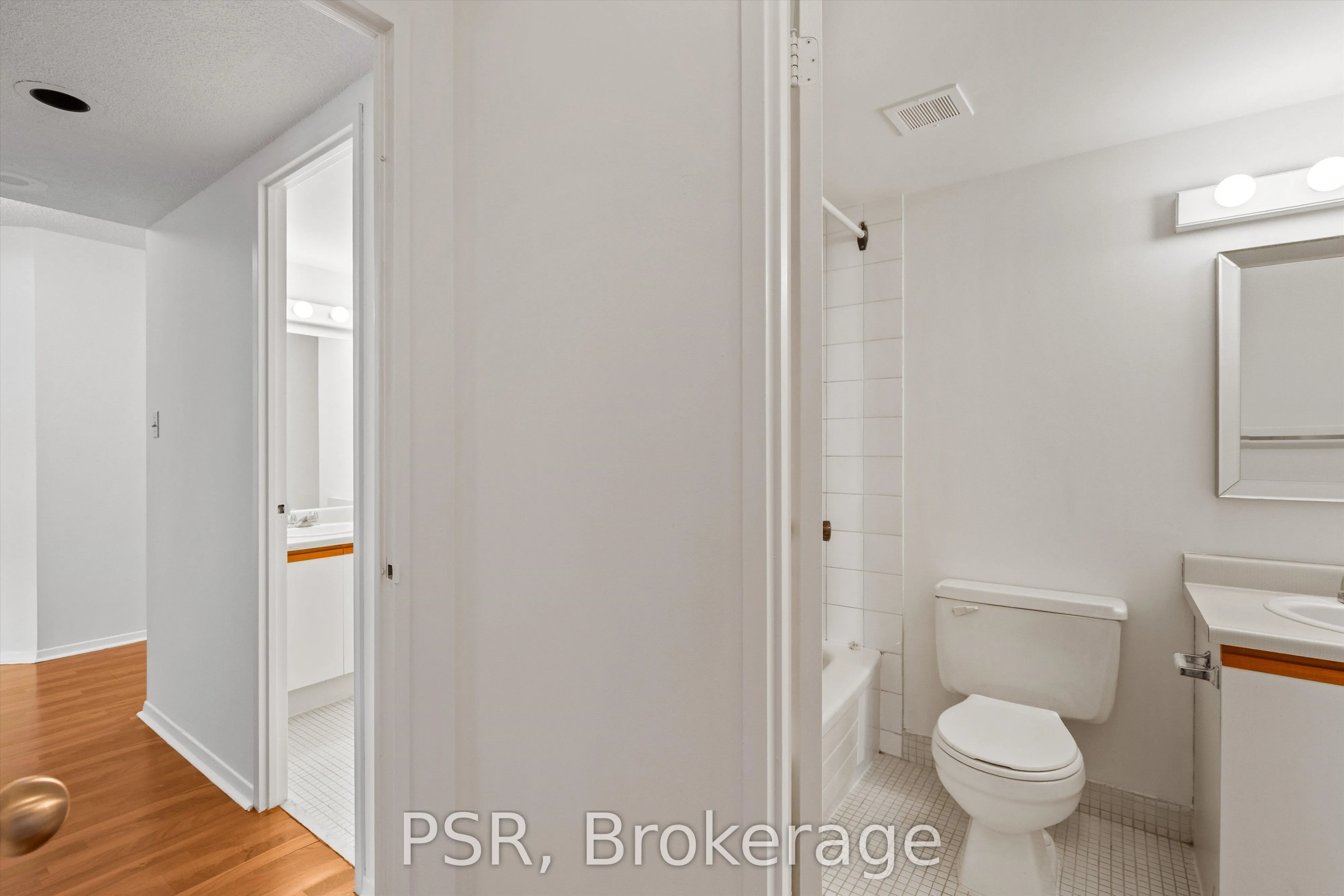 633 Bay Street, #901
