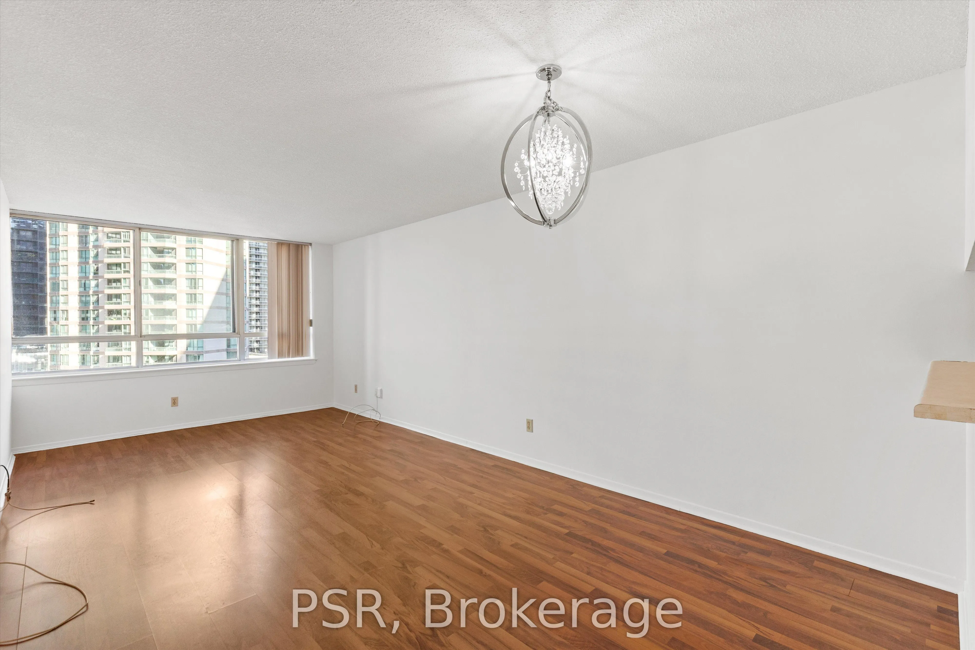 633 Bay Street, #901