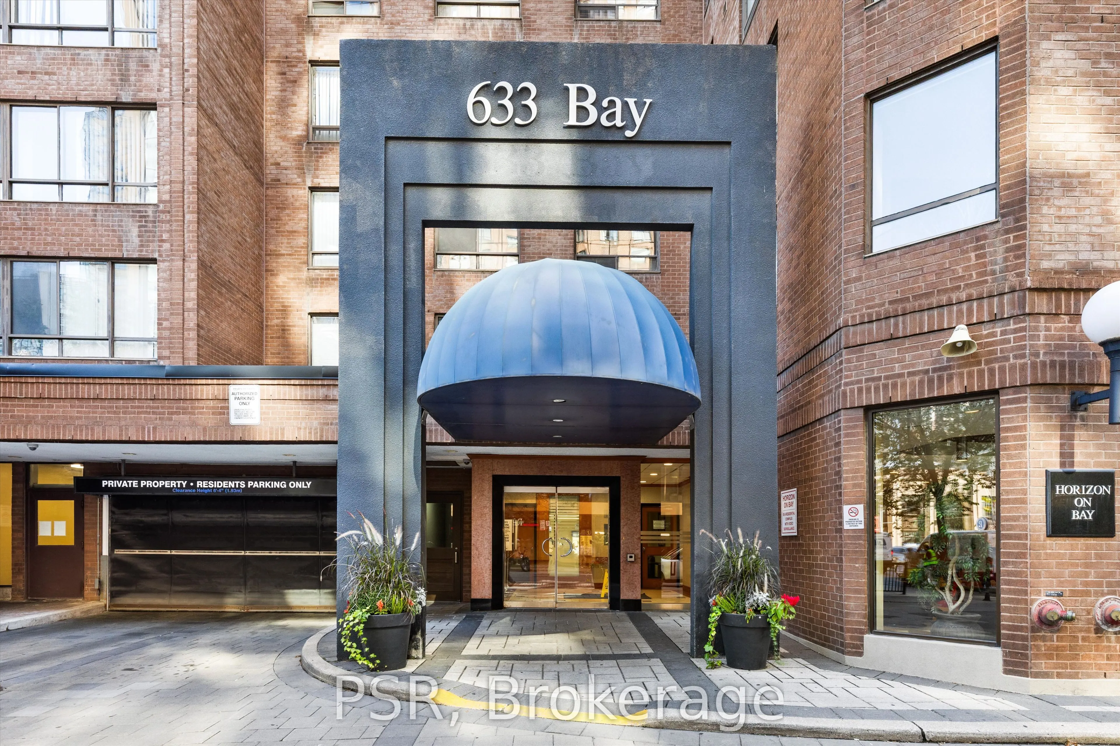 633 Bay Street, #901