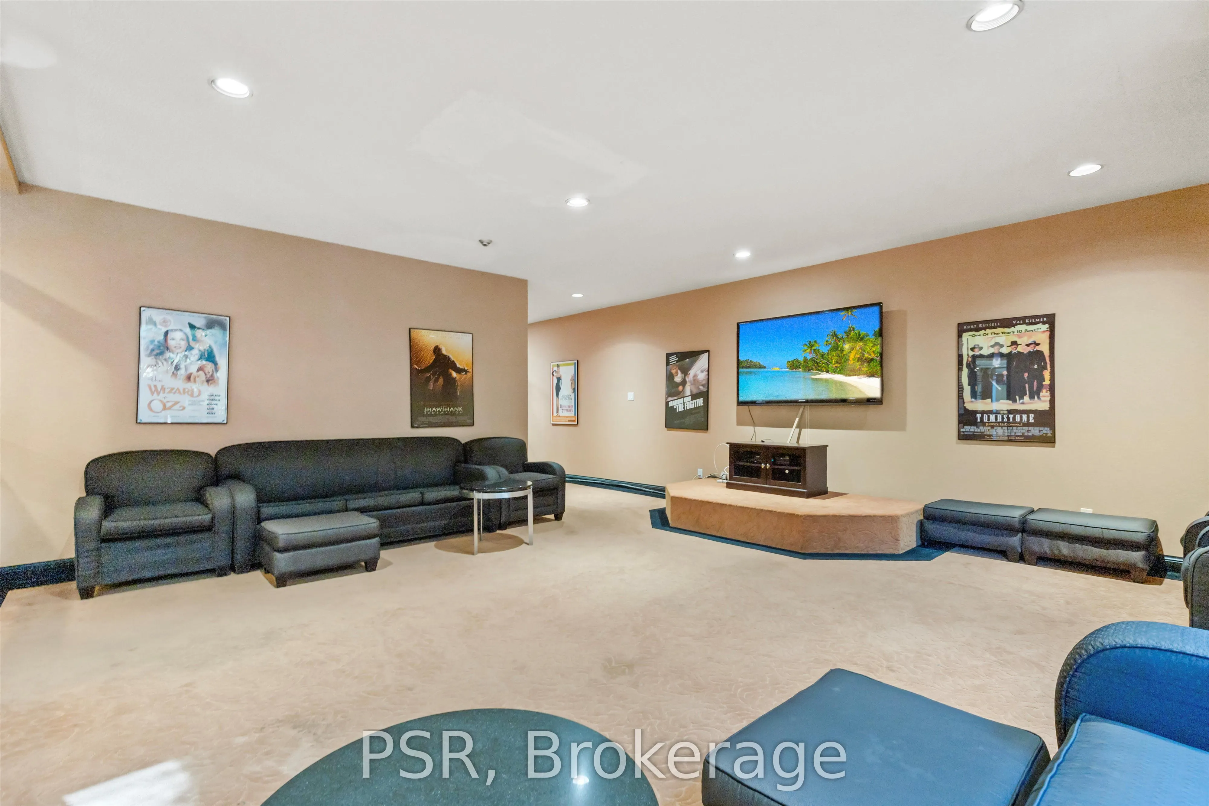 633 Bay Street, #901