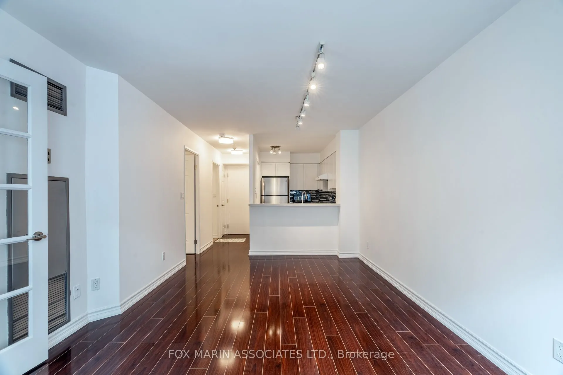 7 Carlton Street, #714