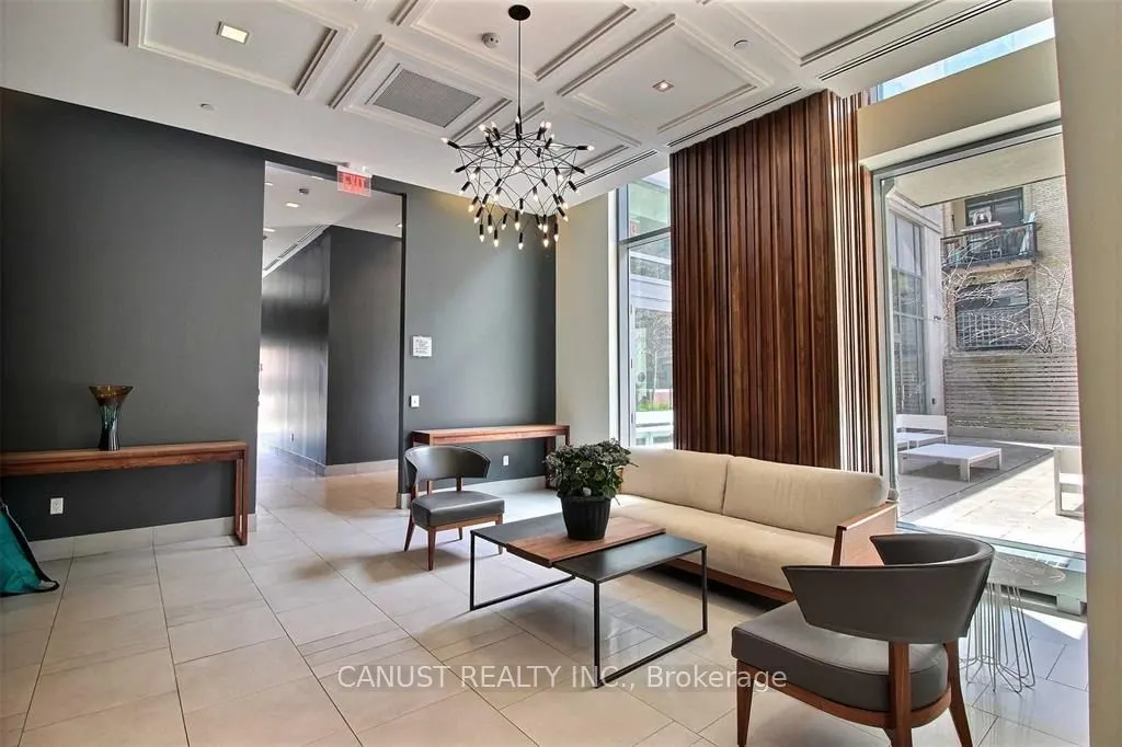 775 King St. Street W, #6