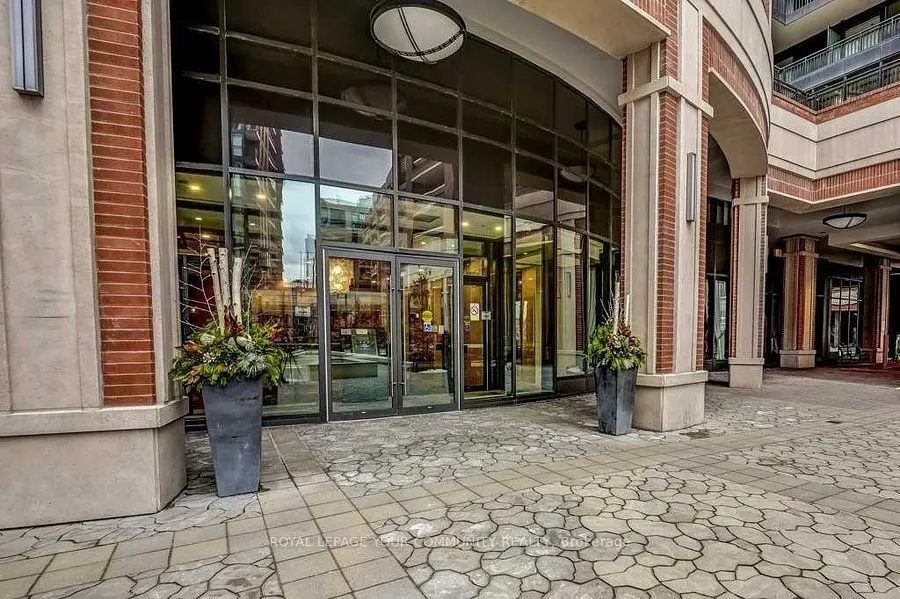 830 Lawrence Avenue, #842