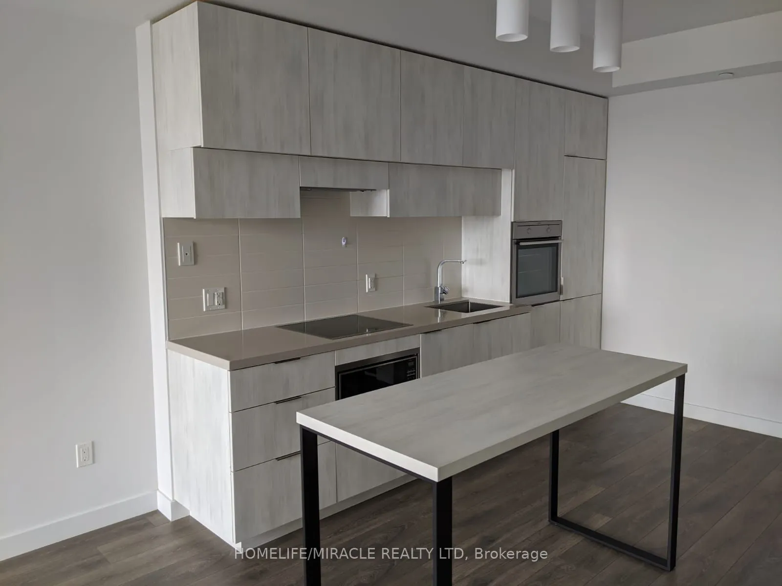 8 Eglington Avenue E, #1906