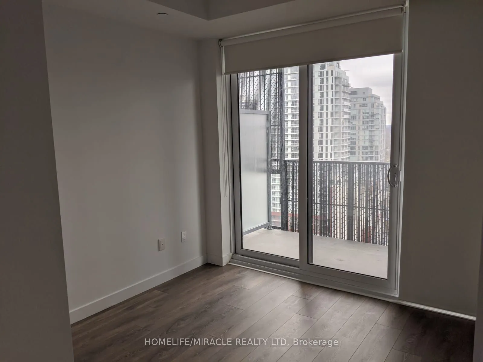 8 Eglington Avenue E, #1906