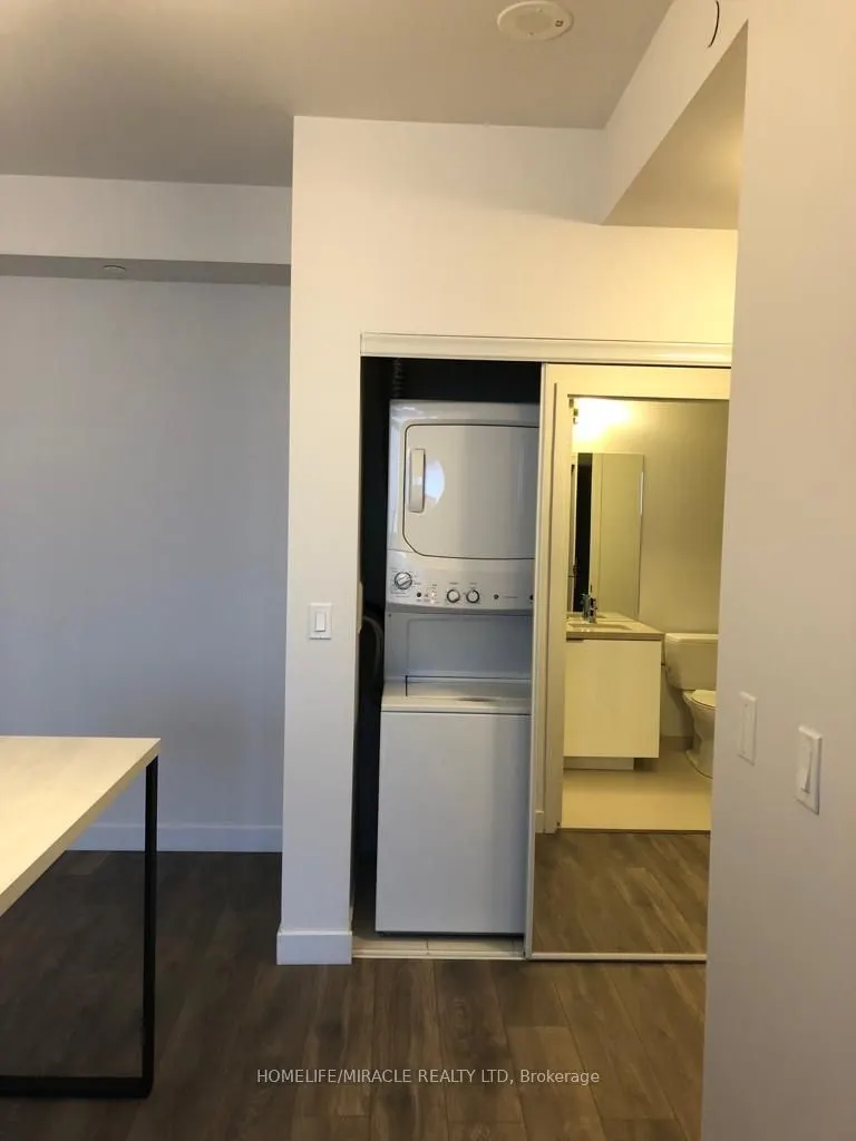 8 Eglington Avenue E, #1906