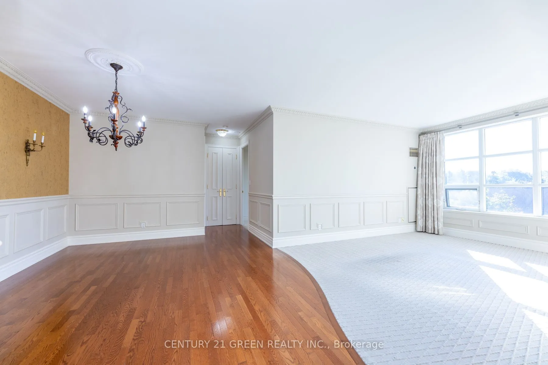 10 Old York Mills Road, #402