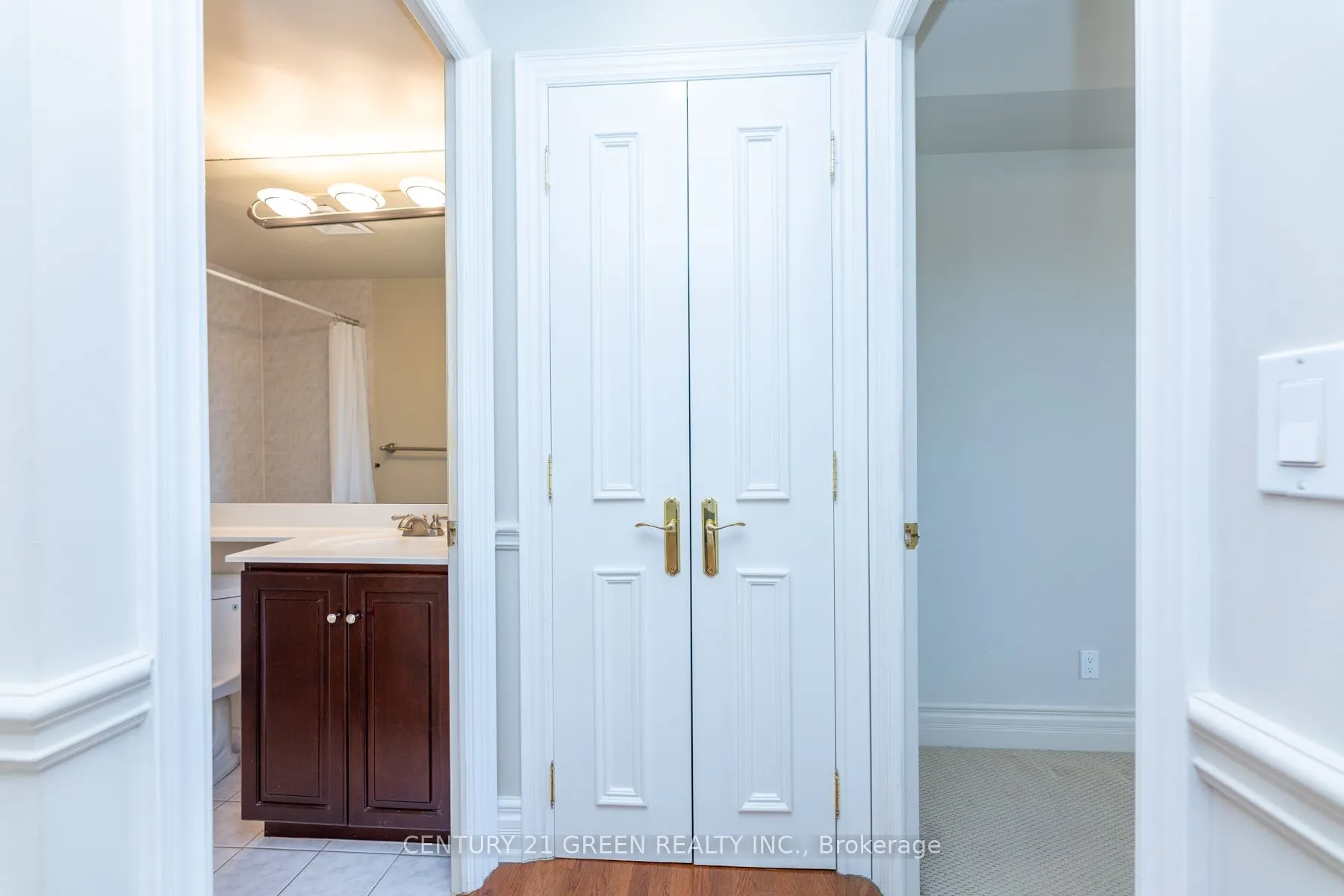 10 Old York Mills Road, #402