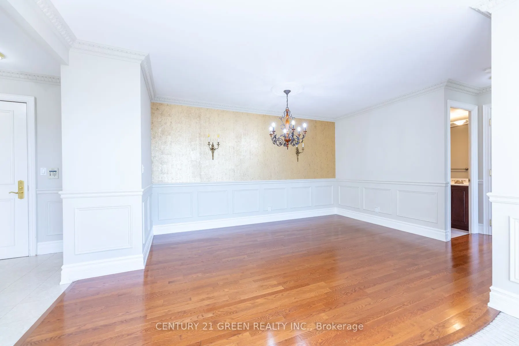 10 Old York Mills Road, #402