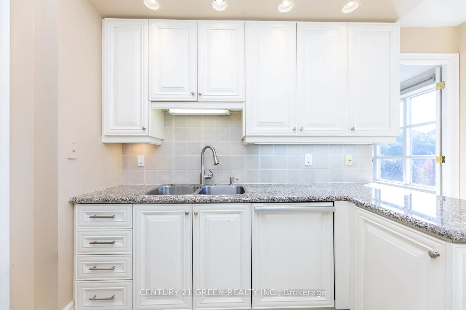 10 Old York Mills Road, #402