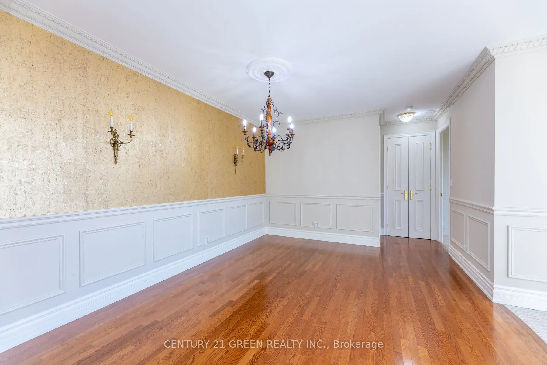 10 Old York Mills Road, #402