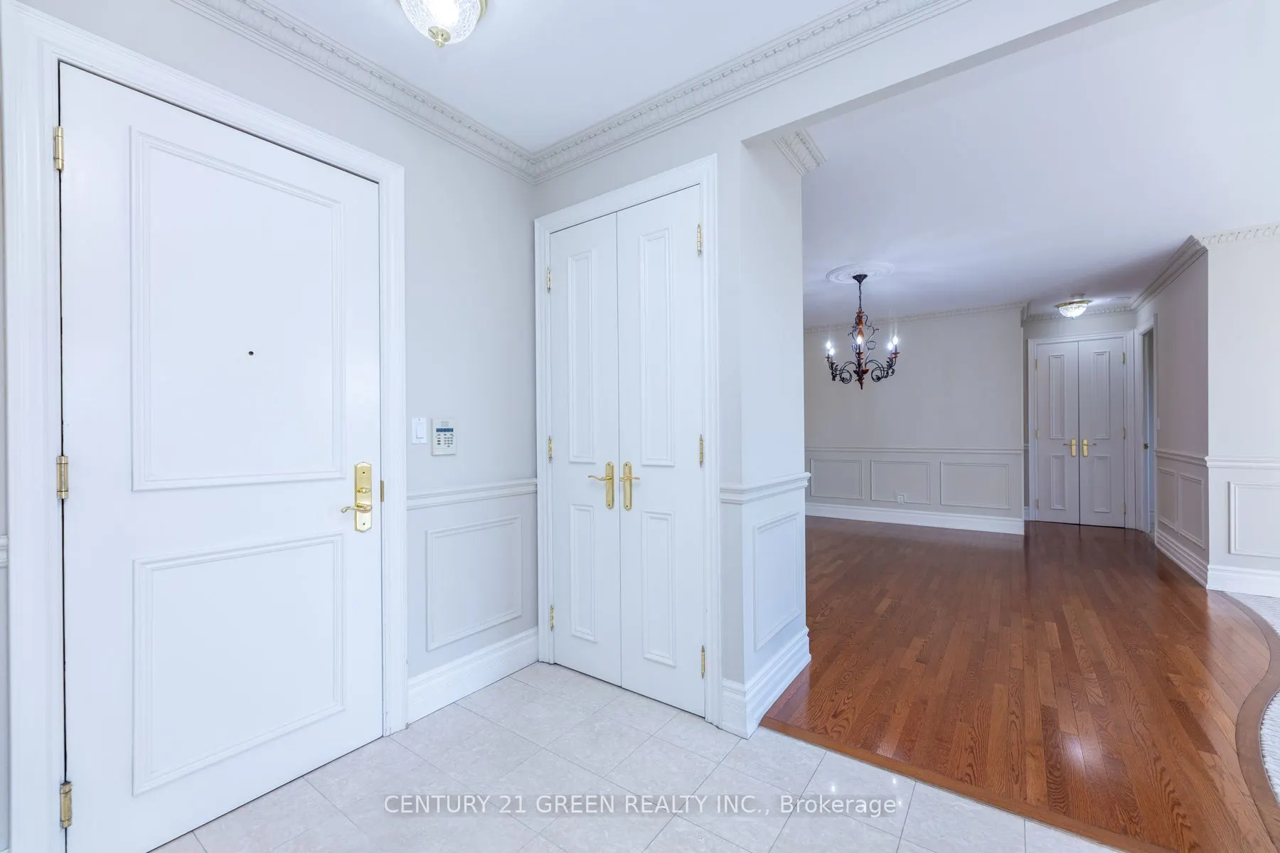 10 Old York Mills Road, #402