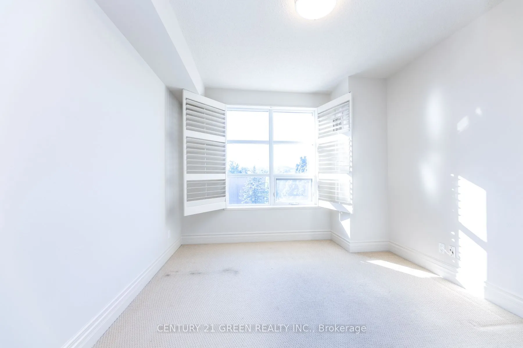10 Old York Mills Road, #402