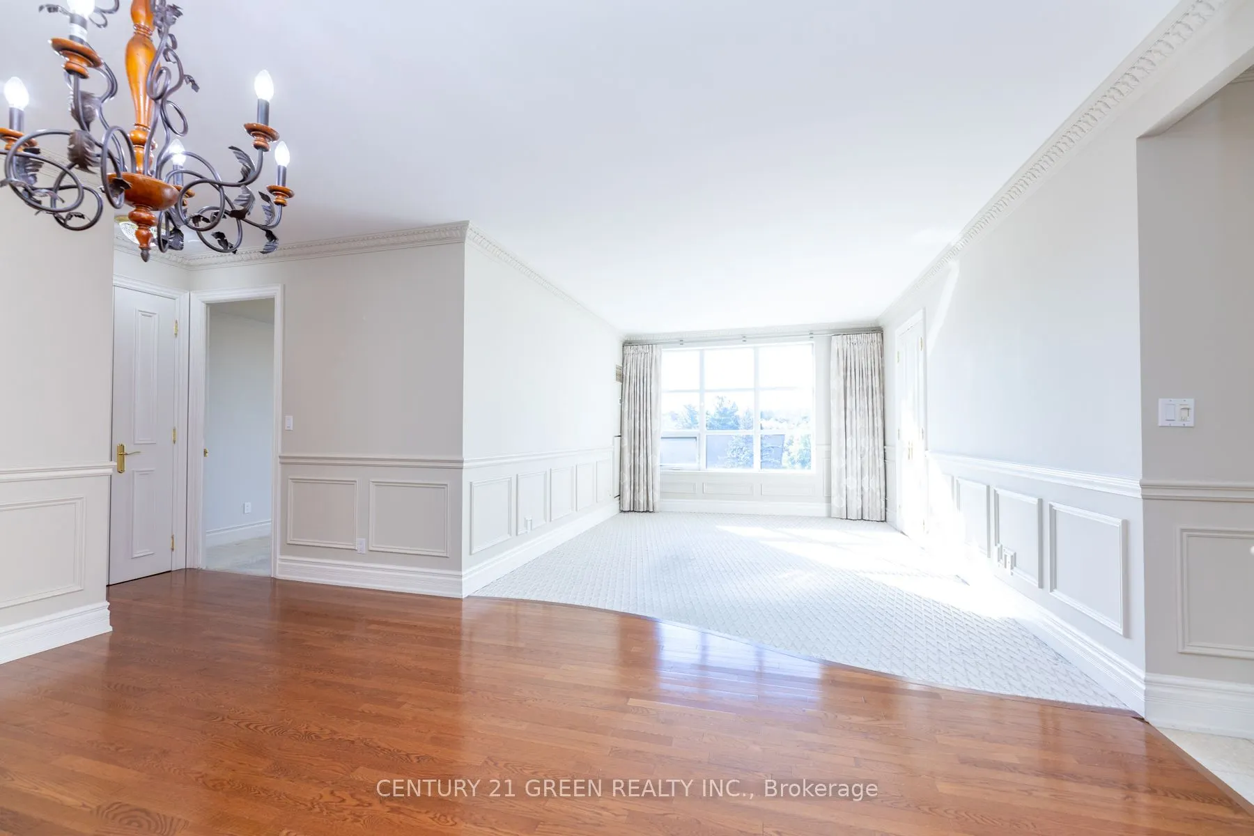 10 Old York Mills Road, #402