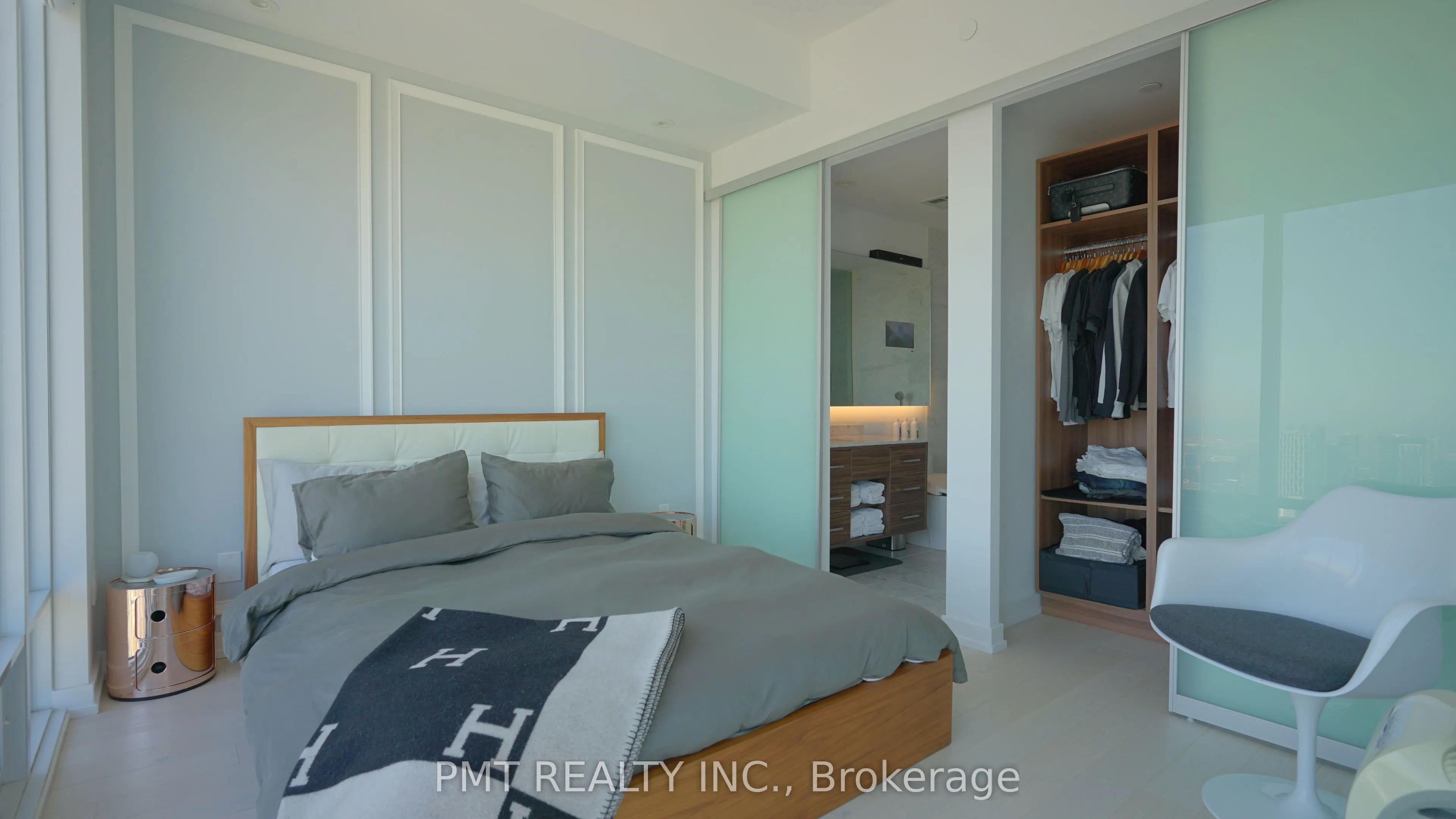488 University Avenue, #5102