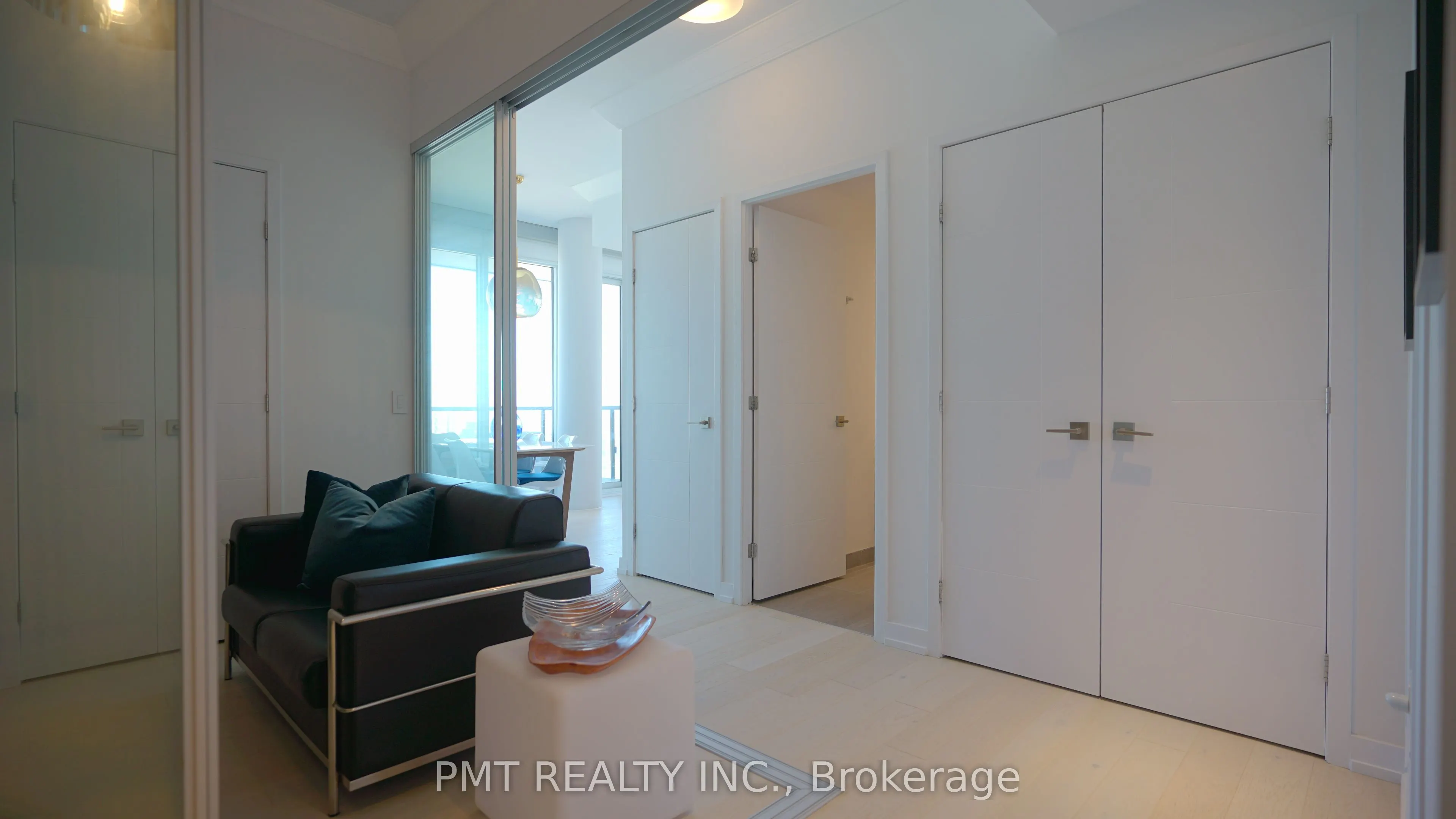 488 University Avenue, #5102