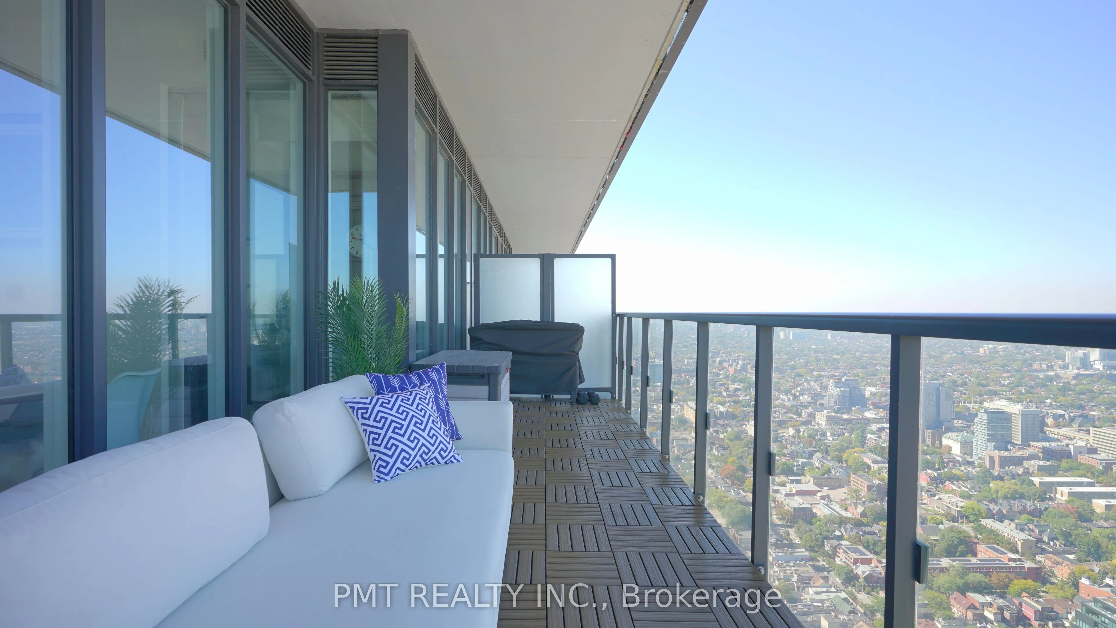 488 University Avenue, #5102