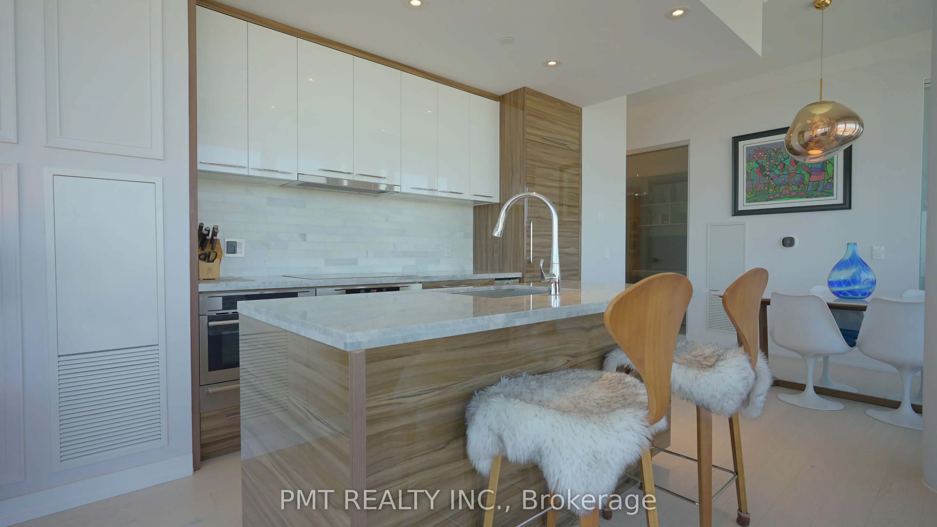 488 University Avenue, #5102