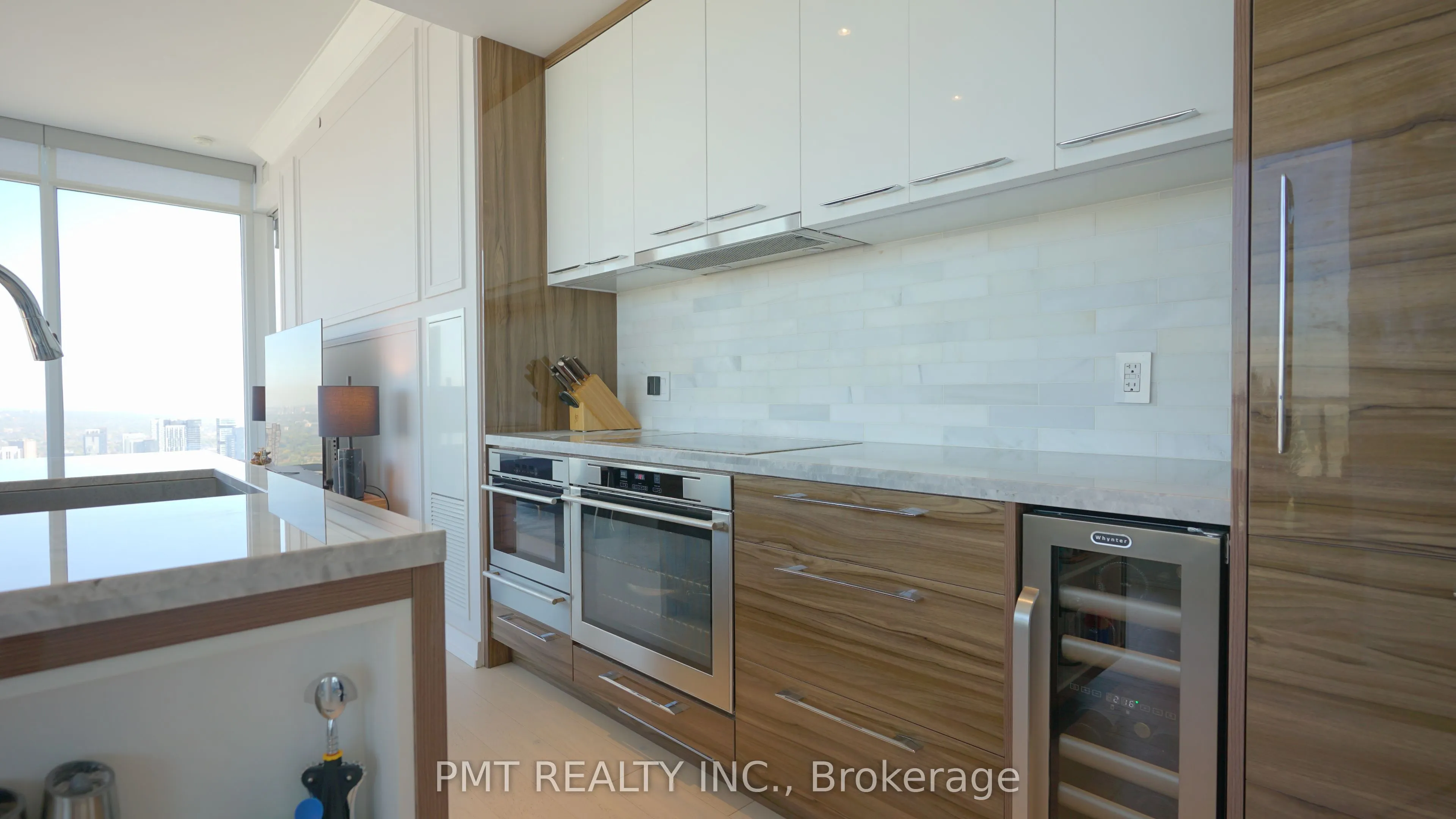 488 University Avenue, #5102