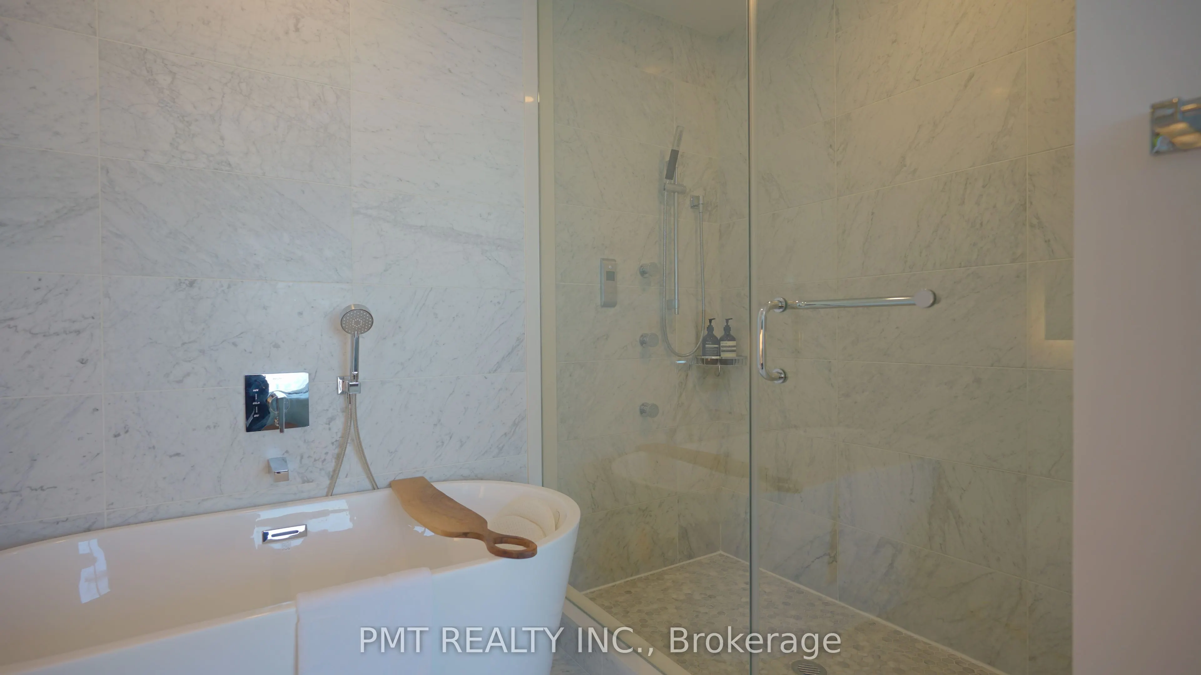 488 University Avenue, #5102