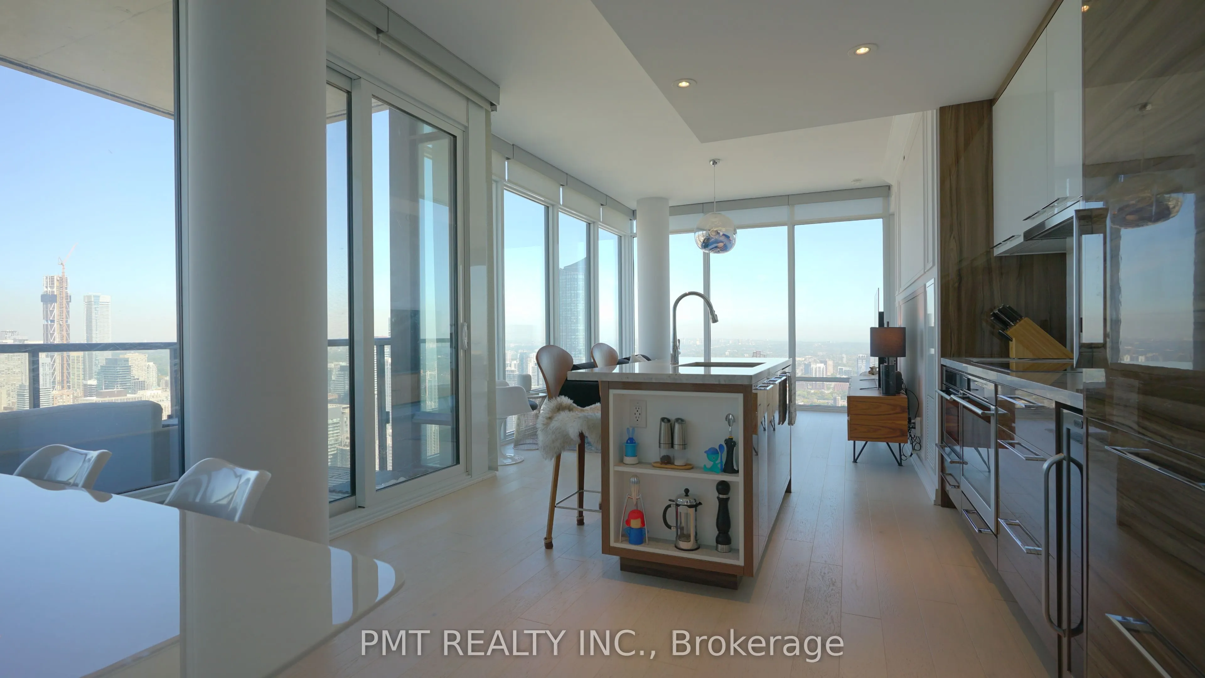488 University Avenue, #5102