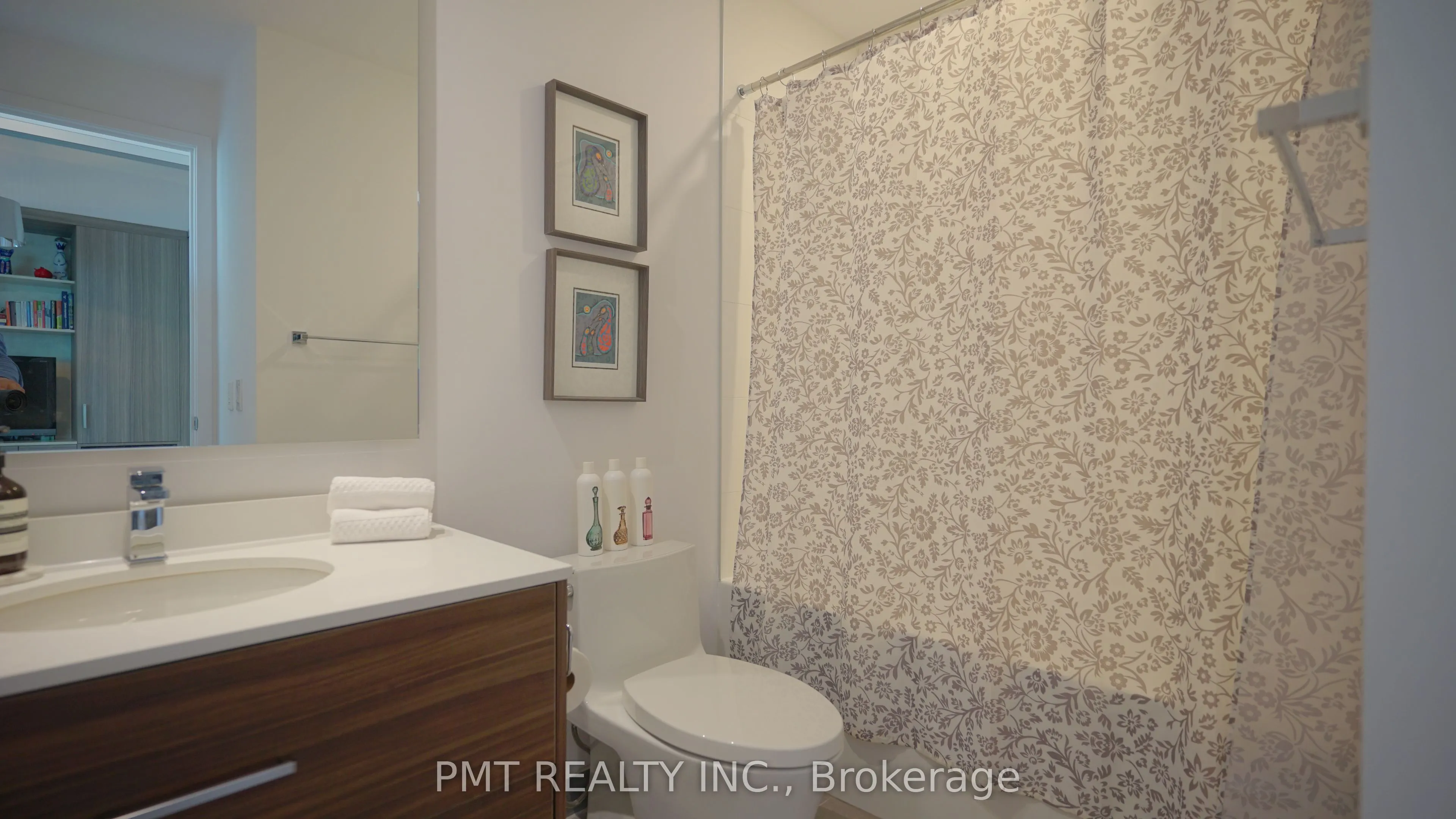 488 University Avenue, #5102