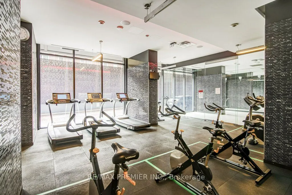 560 Front Street W, #414
