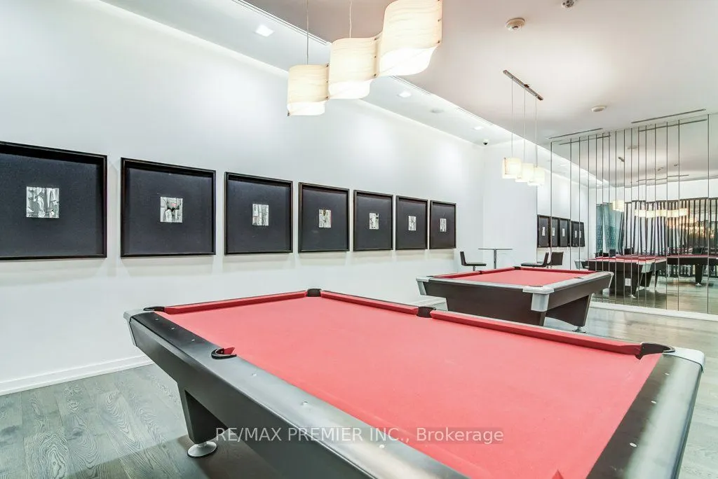 560 Front Street W, #414