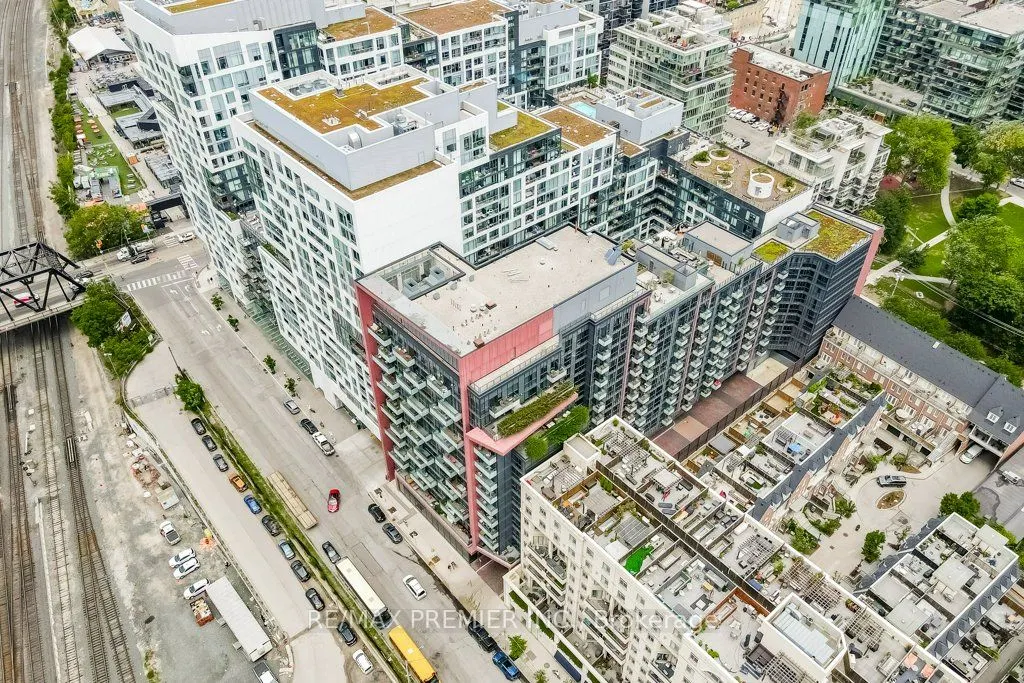 560 Front Street W, #414