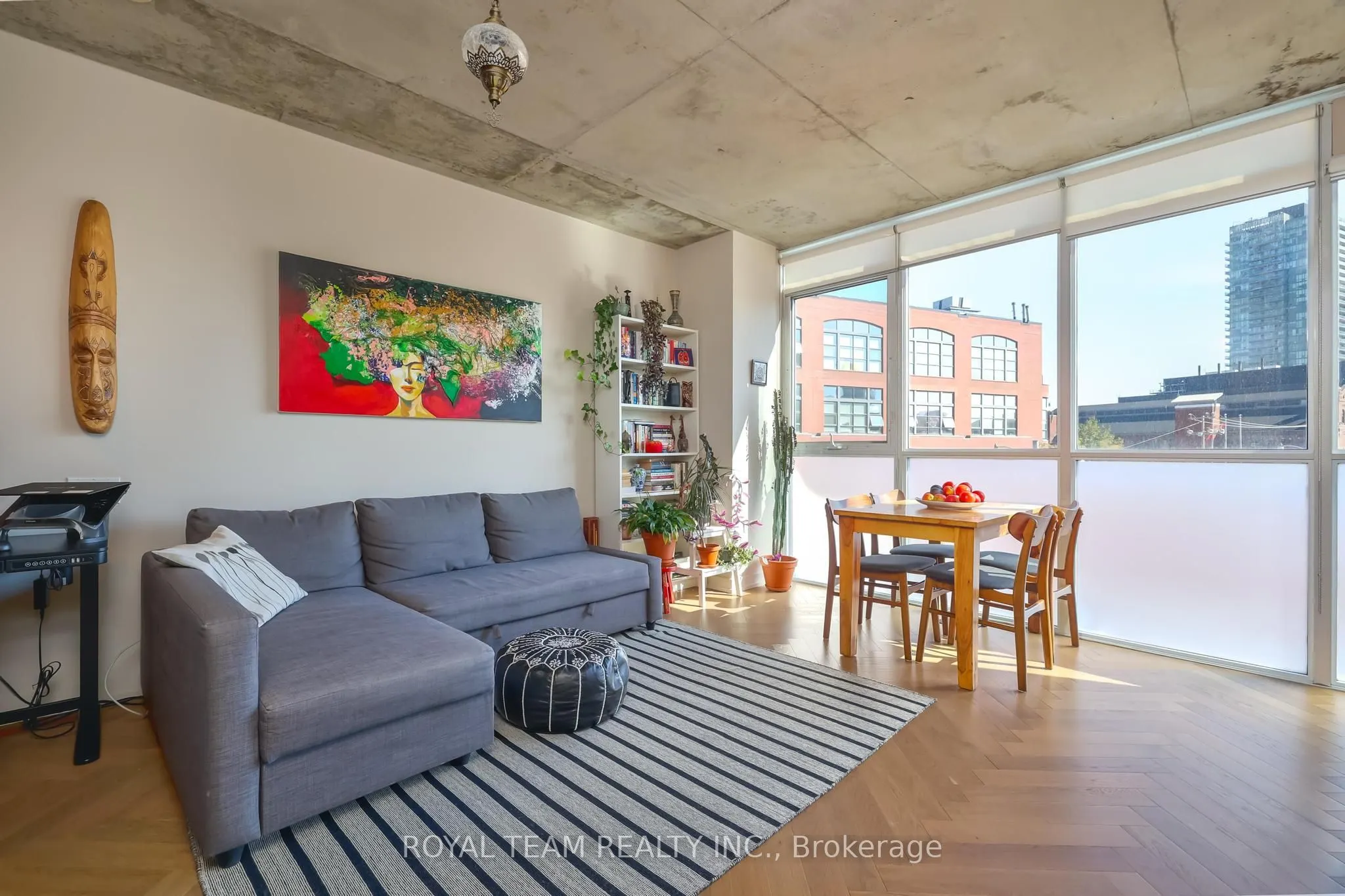 318 King Street E, #206