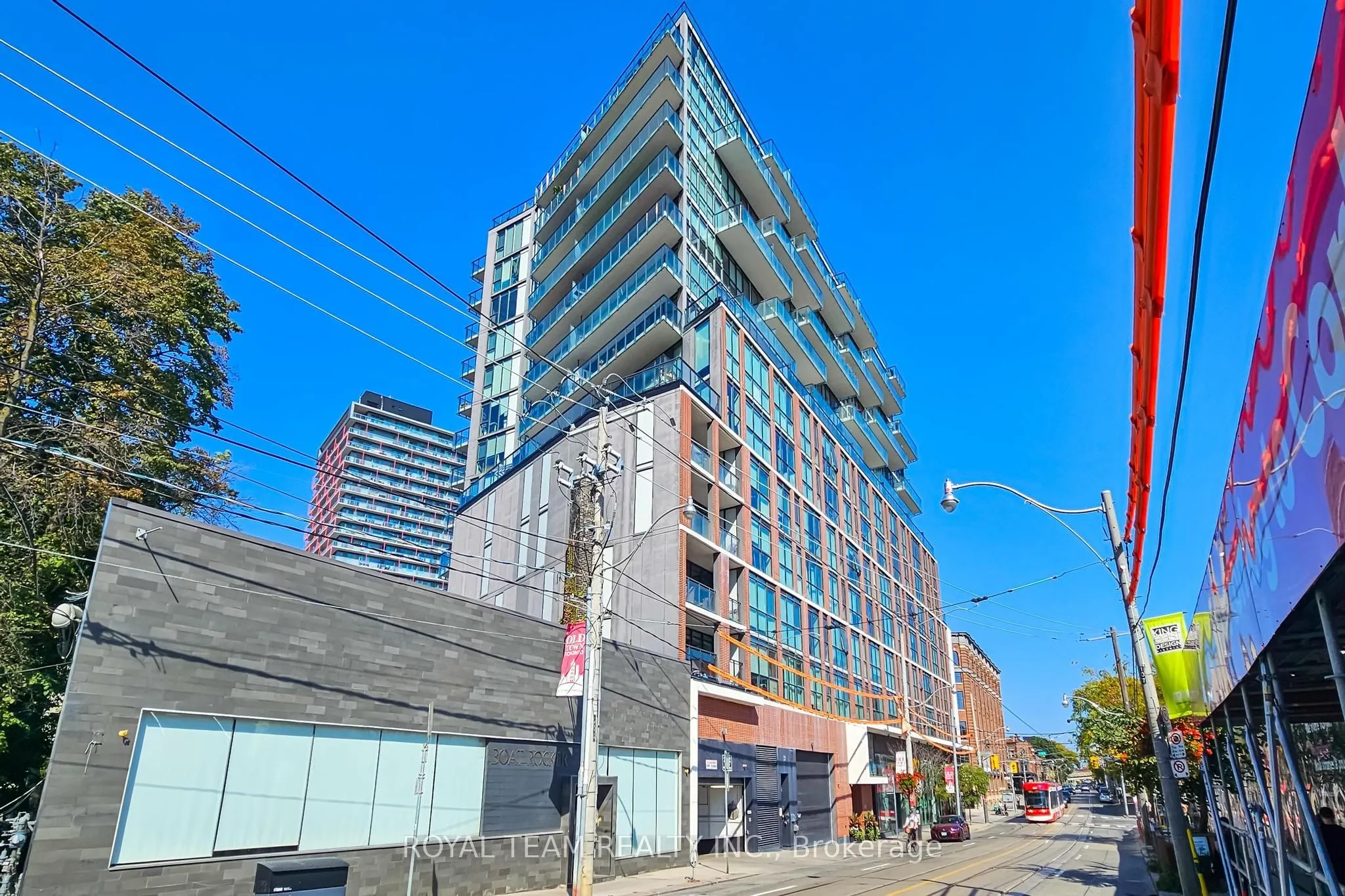 318 King Street E, #206