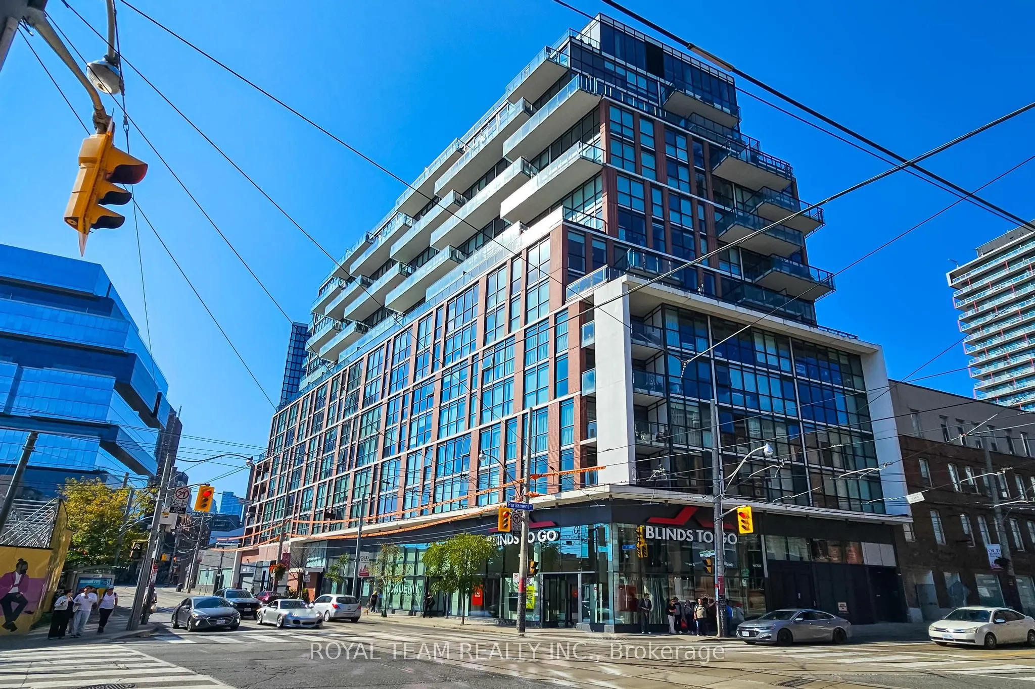 318 King Street E, #206