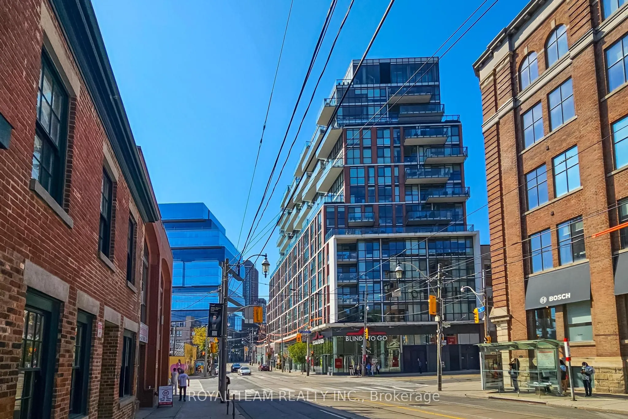 318 King Street E, #206
