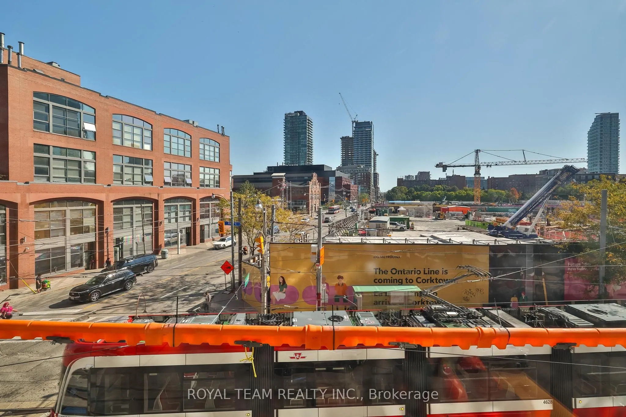 318 King Street E, #206