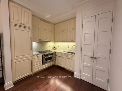 22 Leader Lane, #308