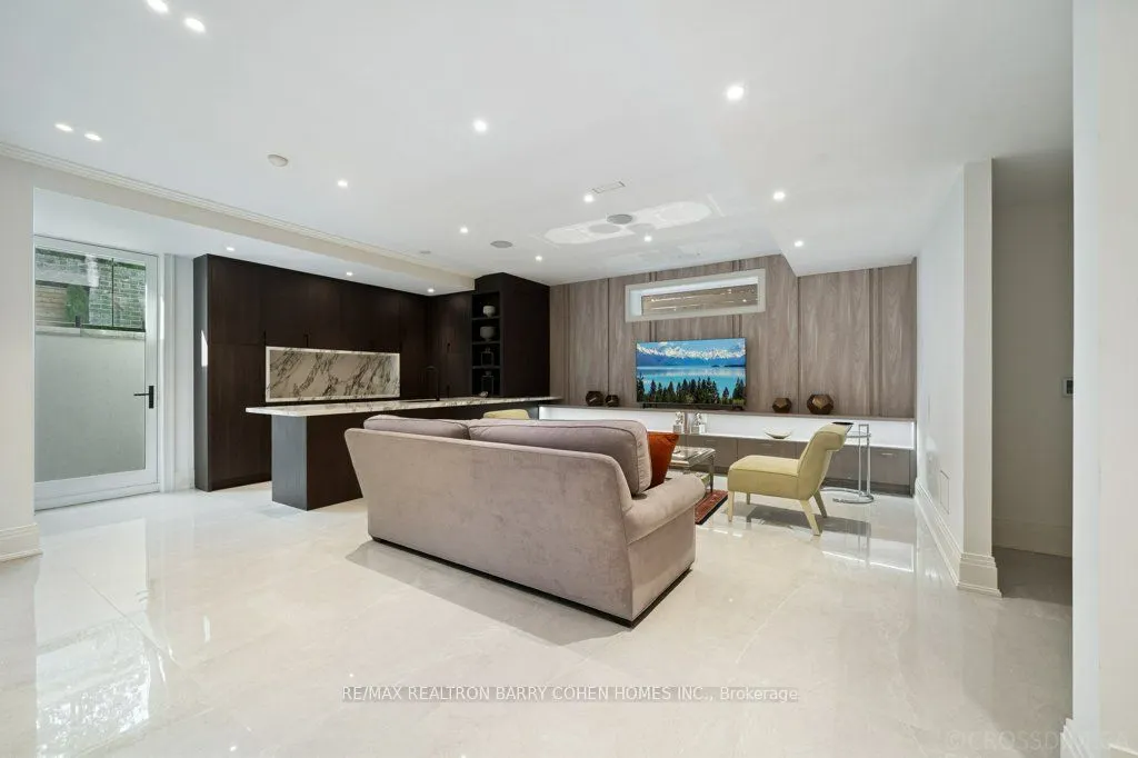 50 Daneswood Road W