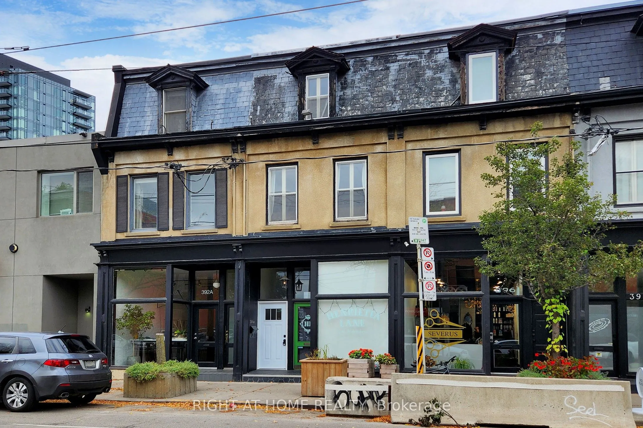 394 King Street E