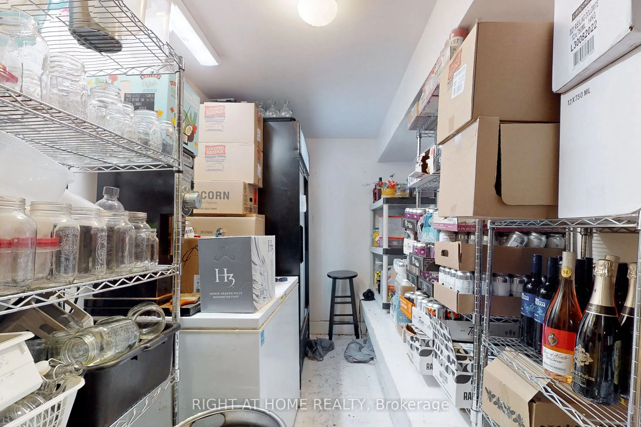 394 King Street E