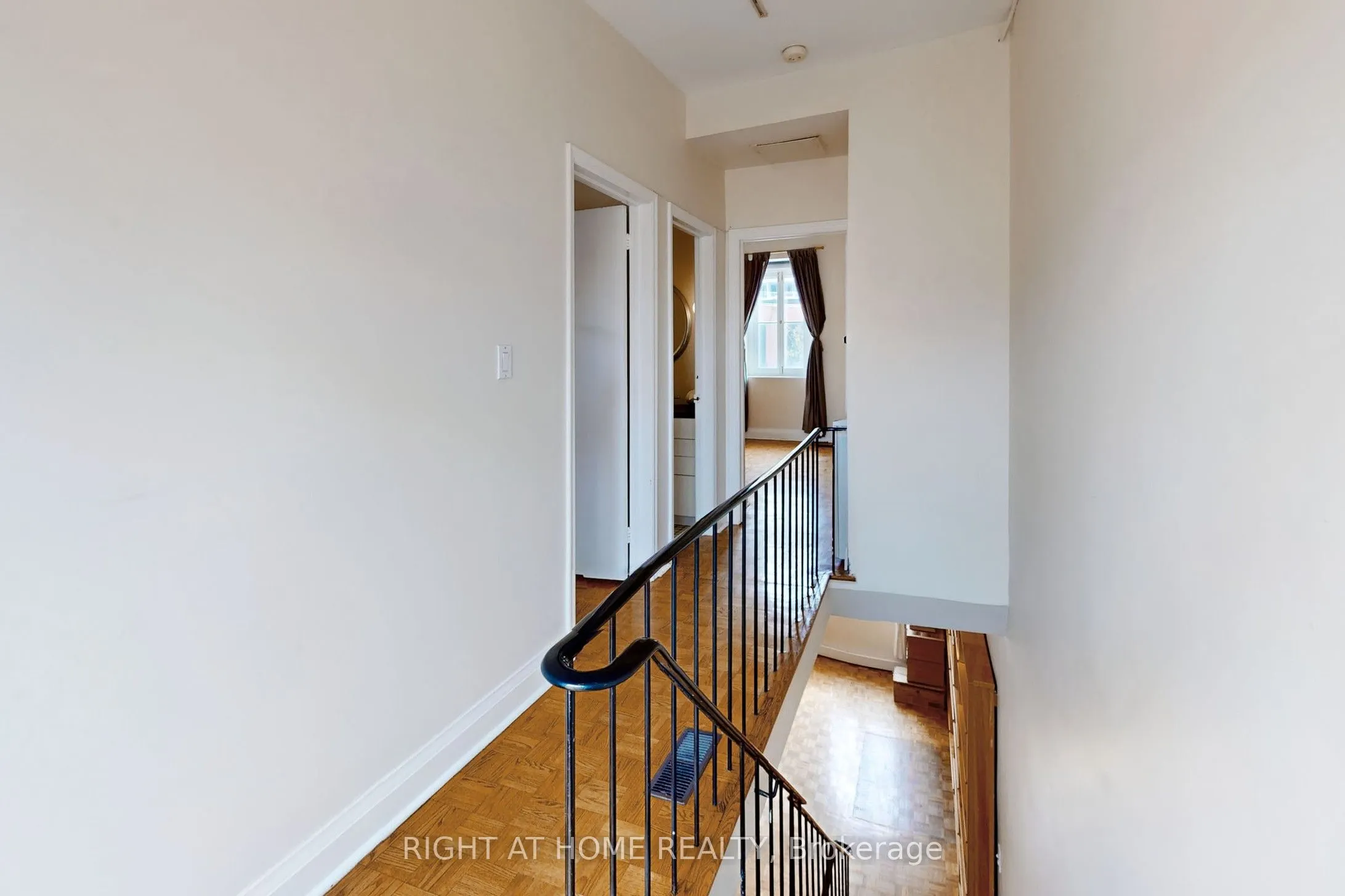 394 King Street E