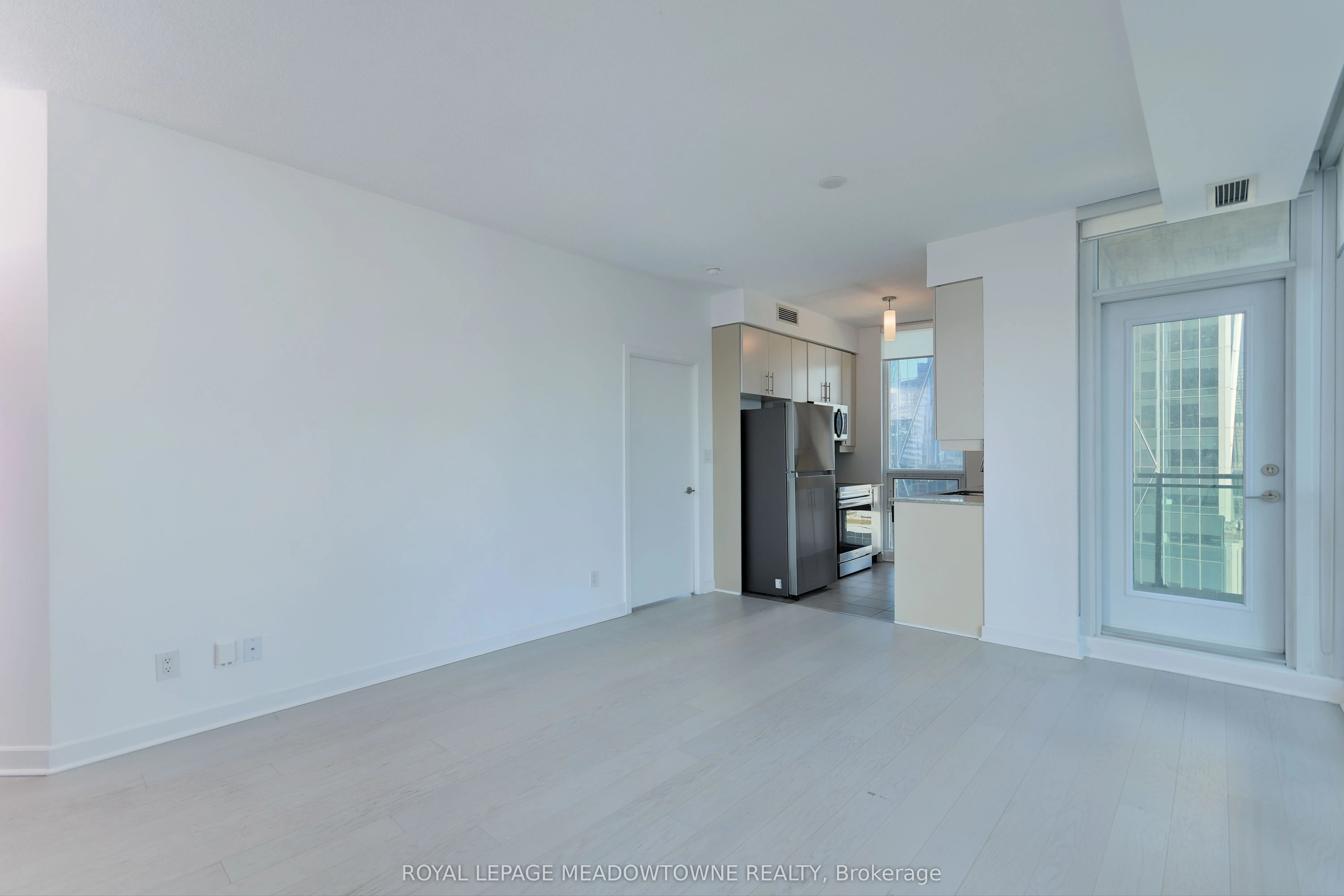 18 Harbour Street, #1805