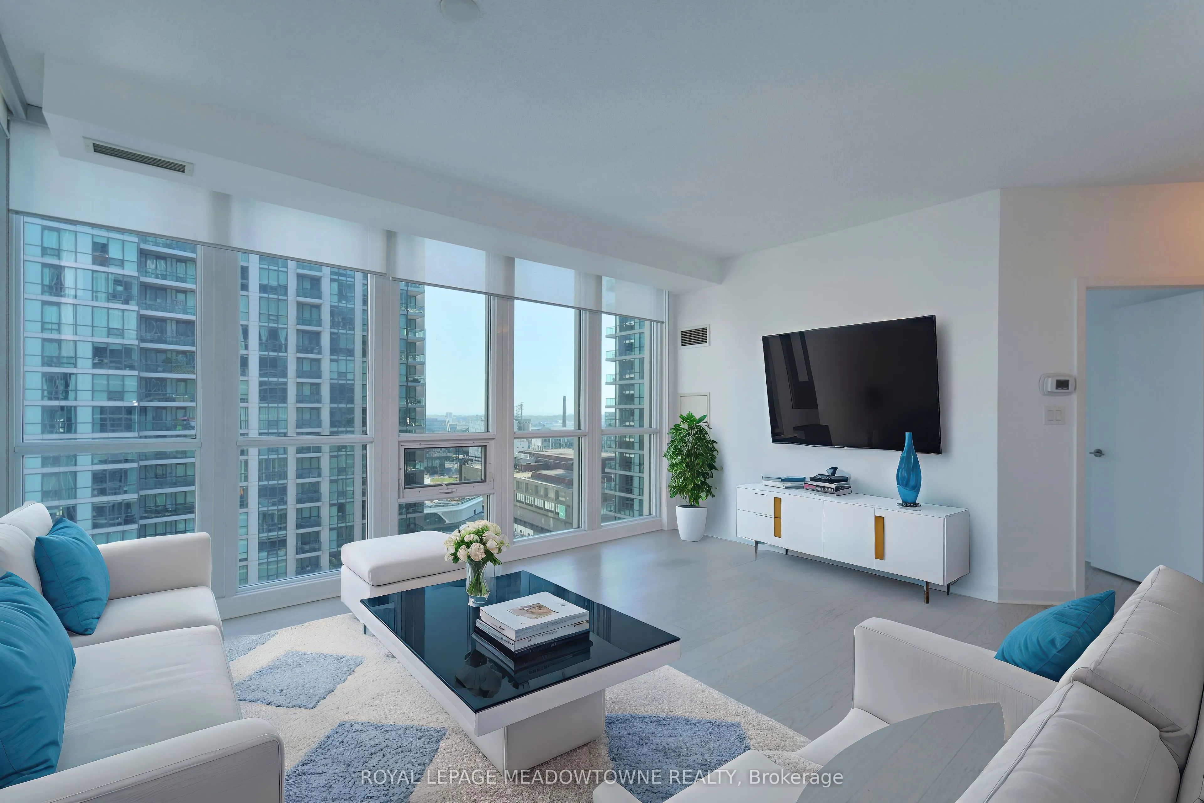 18 Harbour Street, #1805