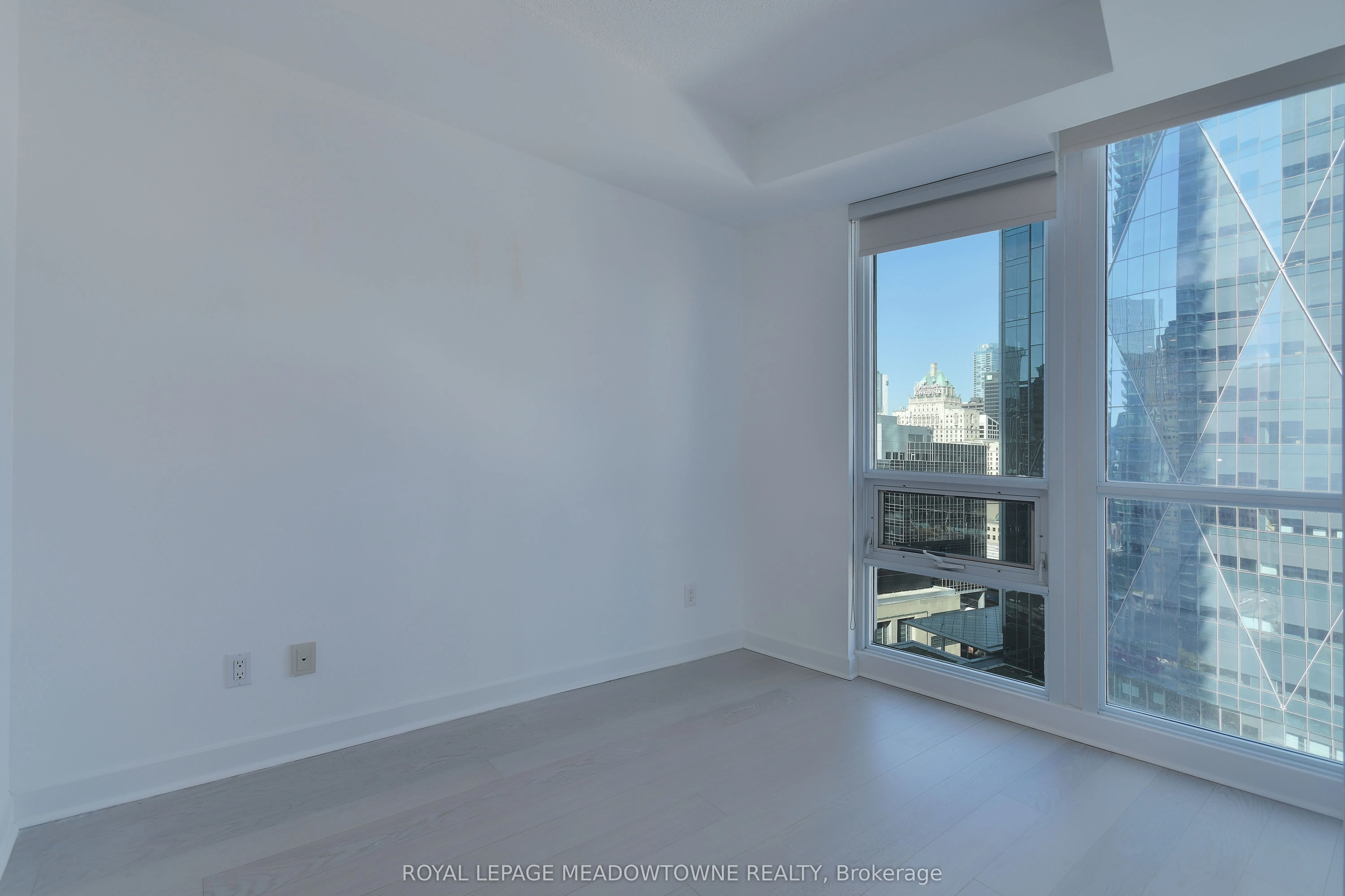 18 Harbour Street, #1805