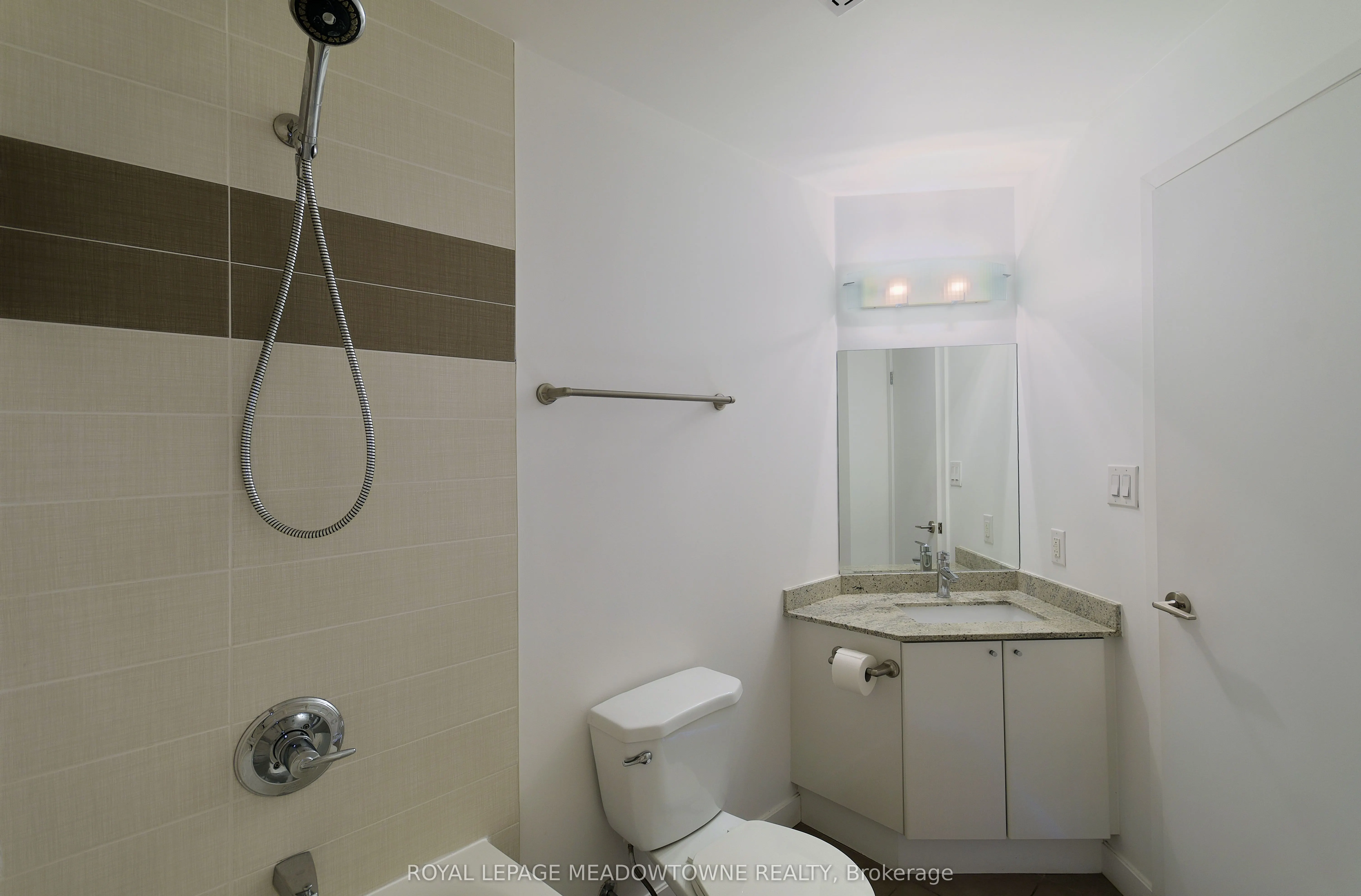 18 Harbour Street, #1805