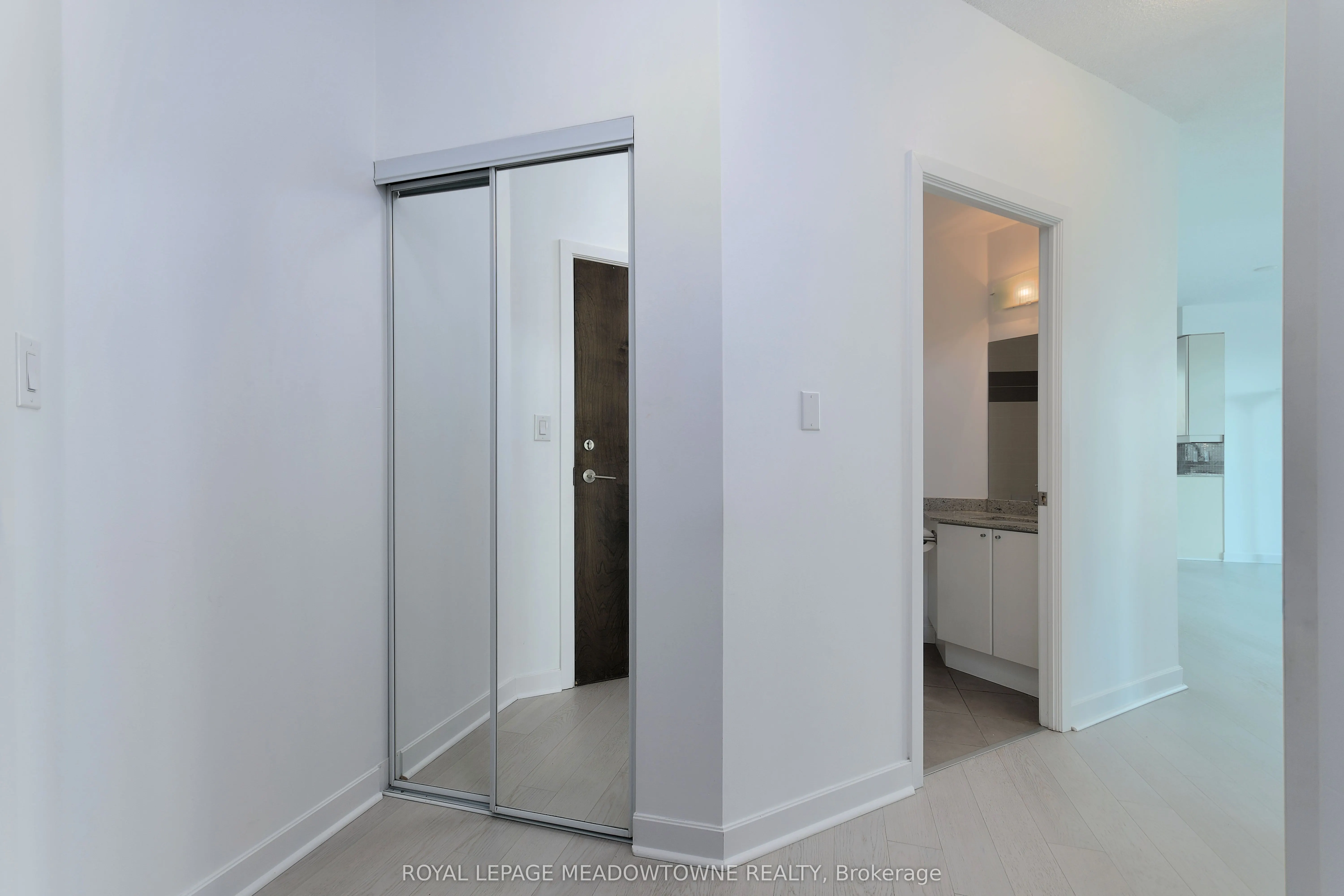 18 Harbour Street, #1805