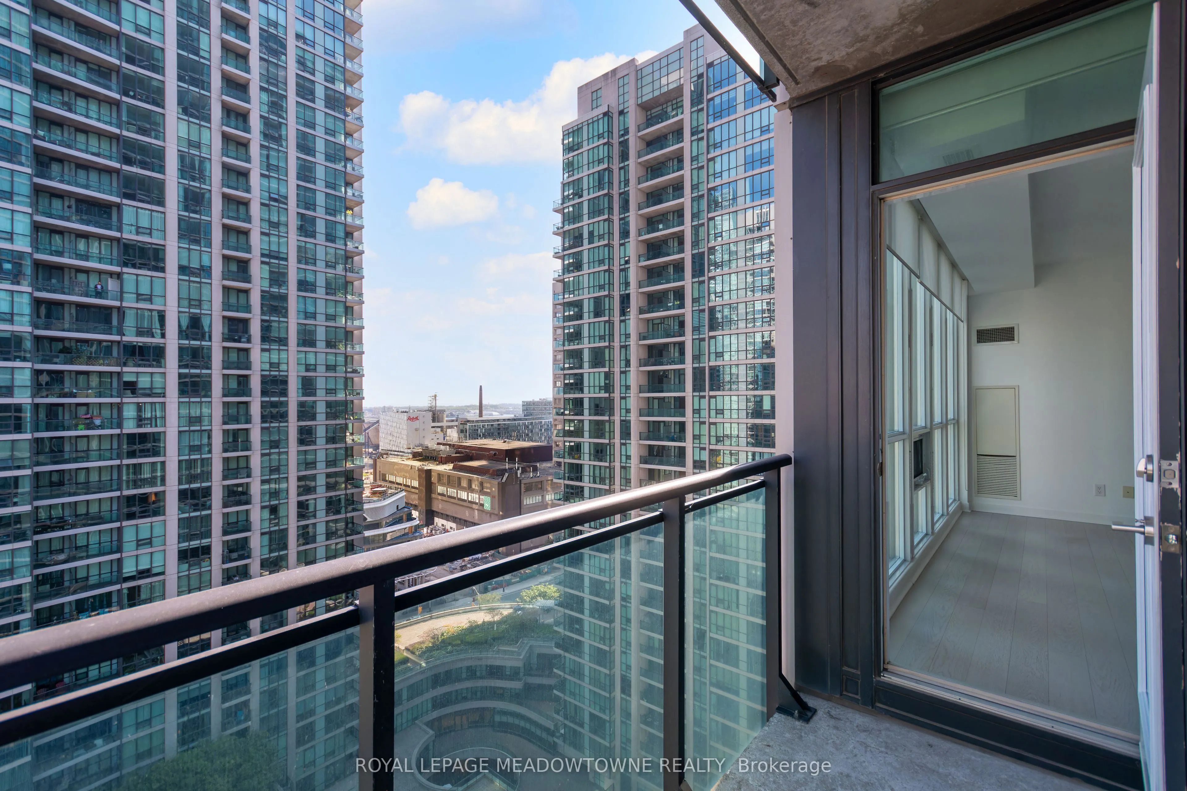 18 Harbour Street, #1805