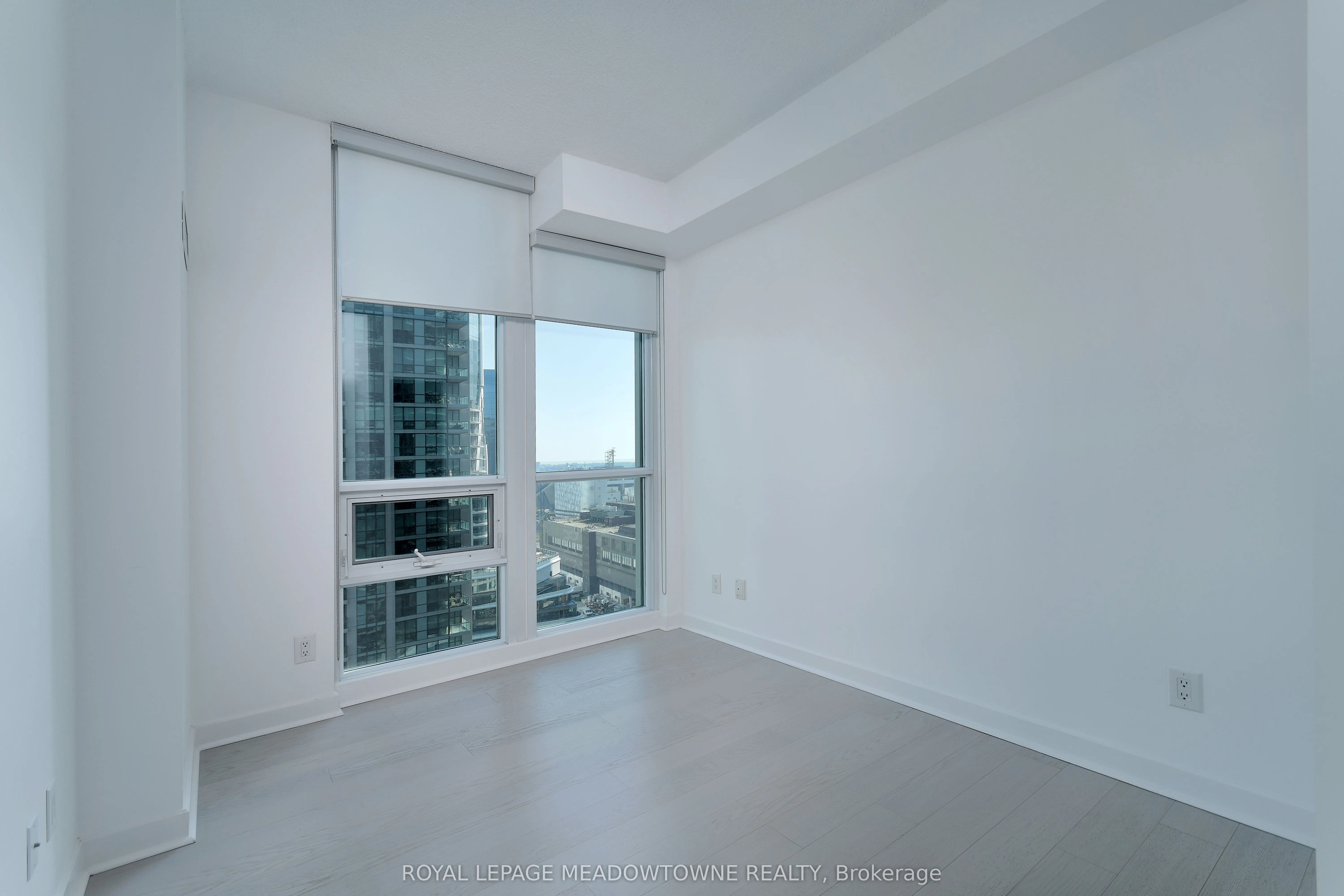 18 Harbour Street, #1805