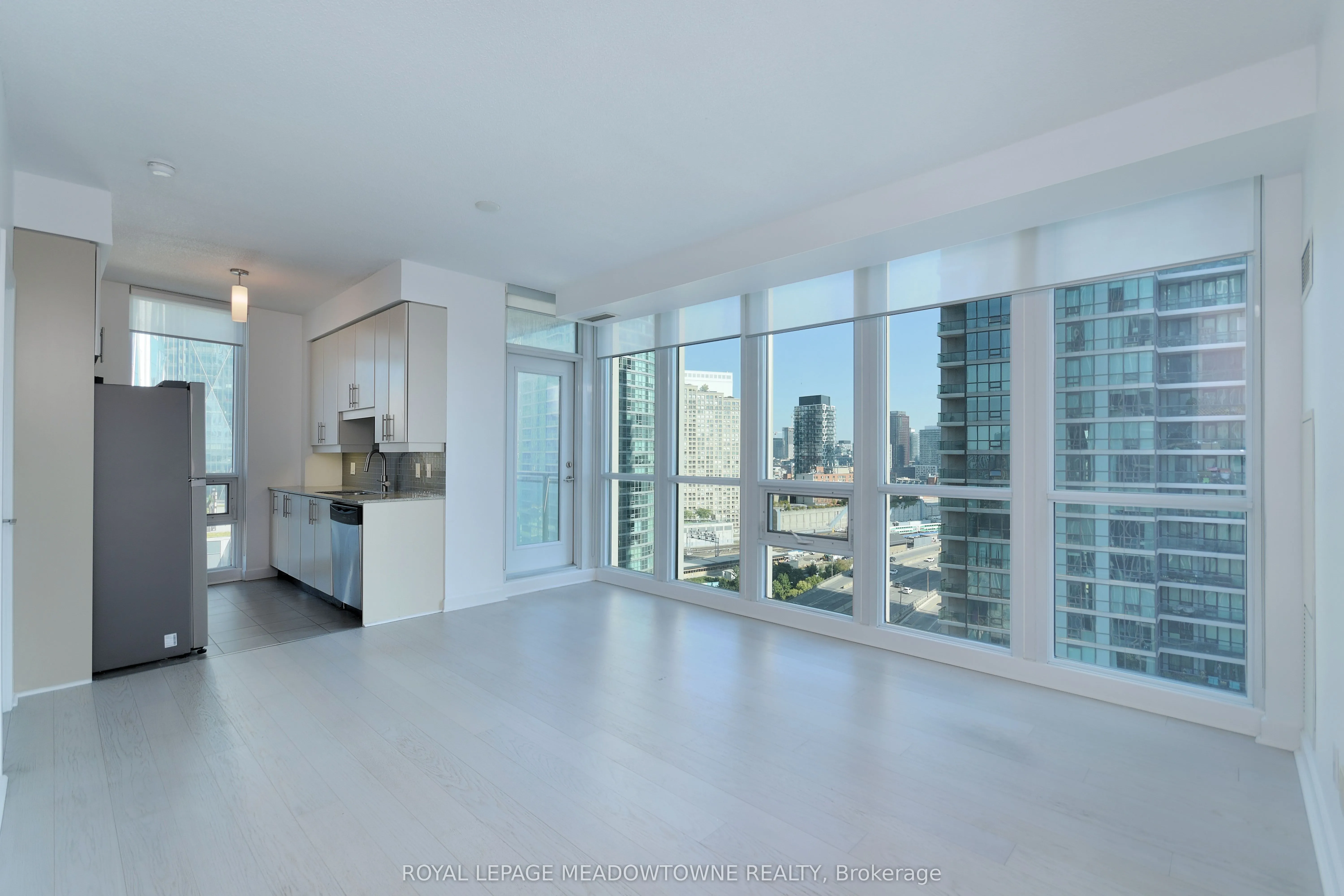 18 Harbour Street, #1805